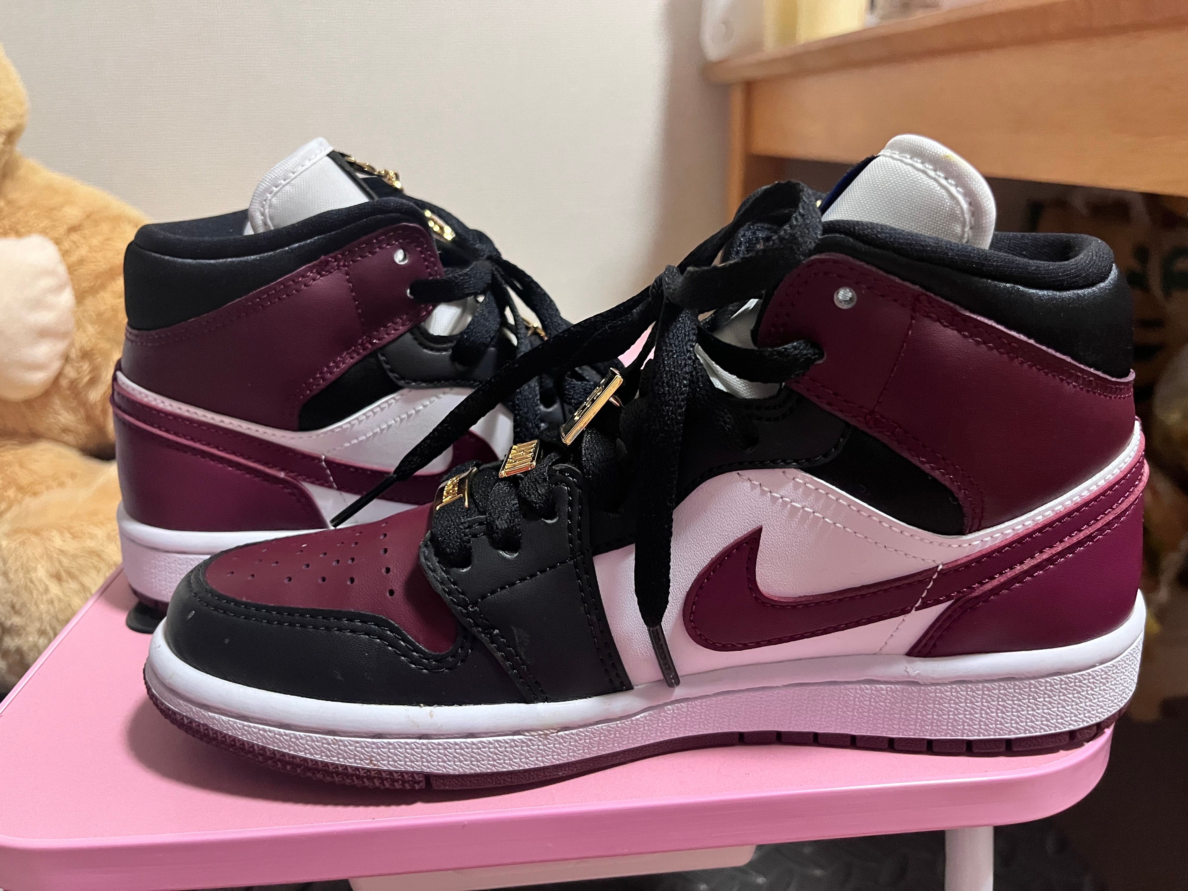 NIKE Women's AIR JORDAN 1 MID "DARK BEETROOT"