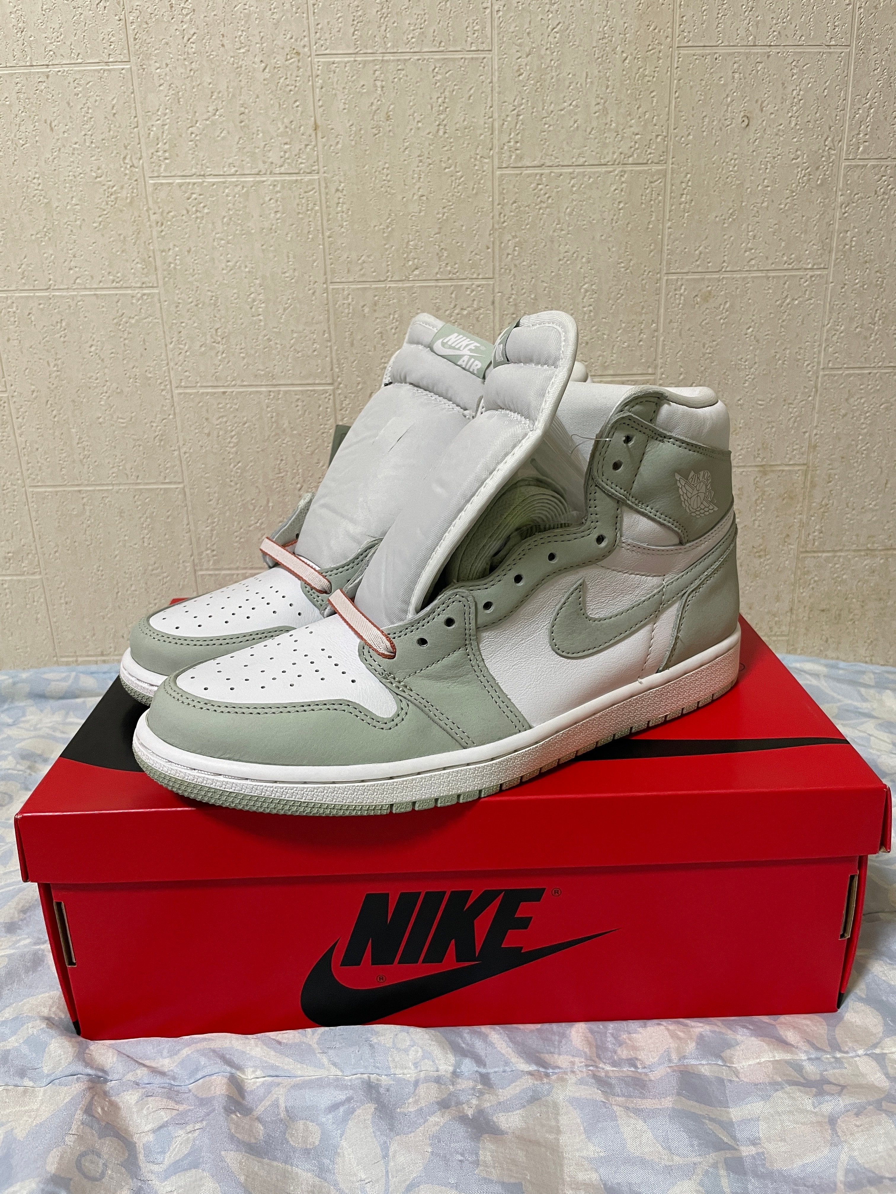 Nike Women's Air Jordan 1 High OG "Seafoam"