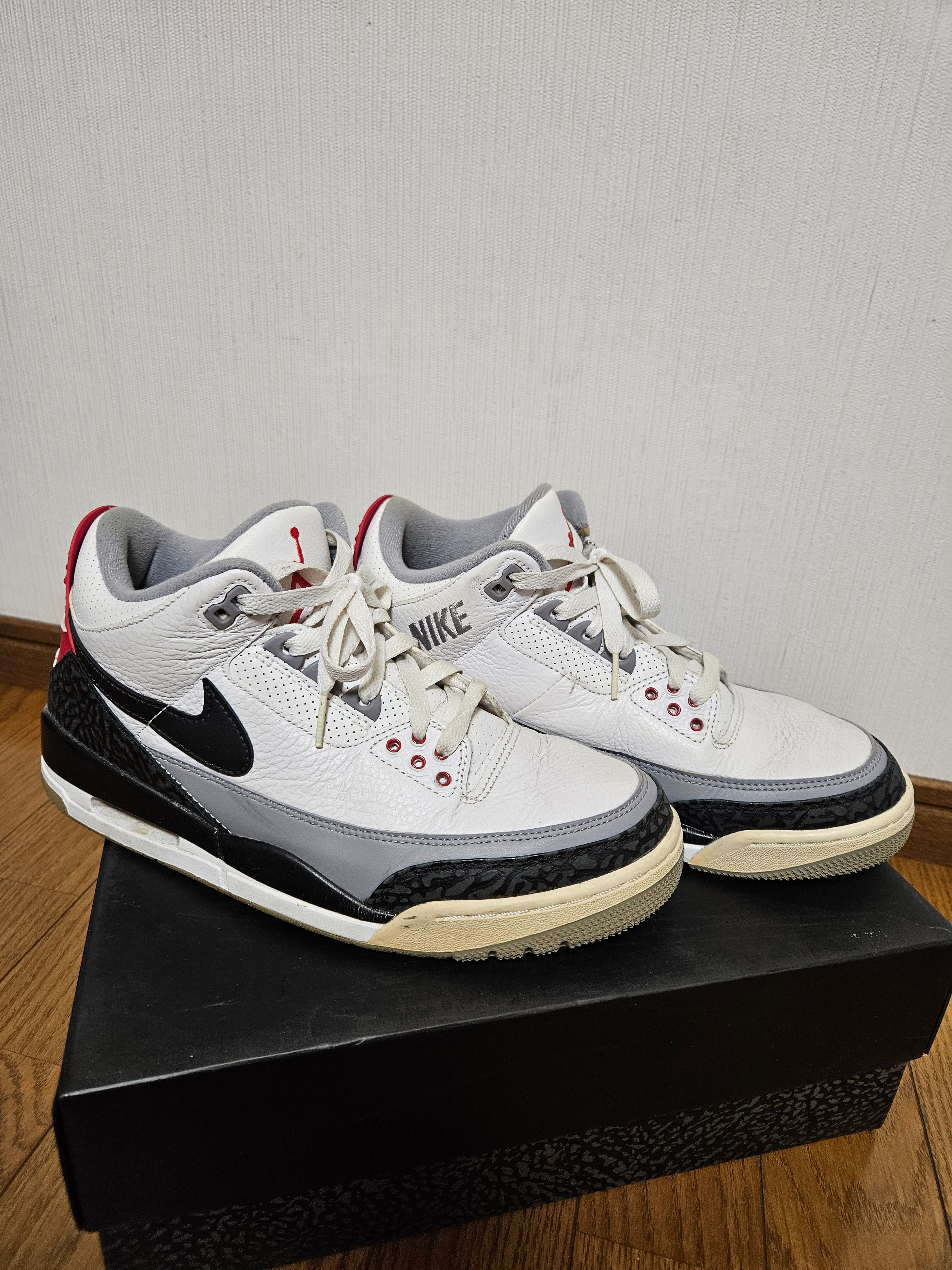 Nike Air Jordan 3 Retro "Tinker Hatfield"