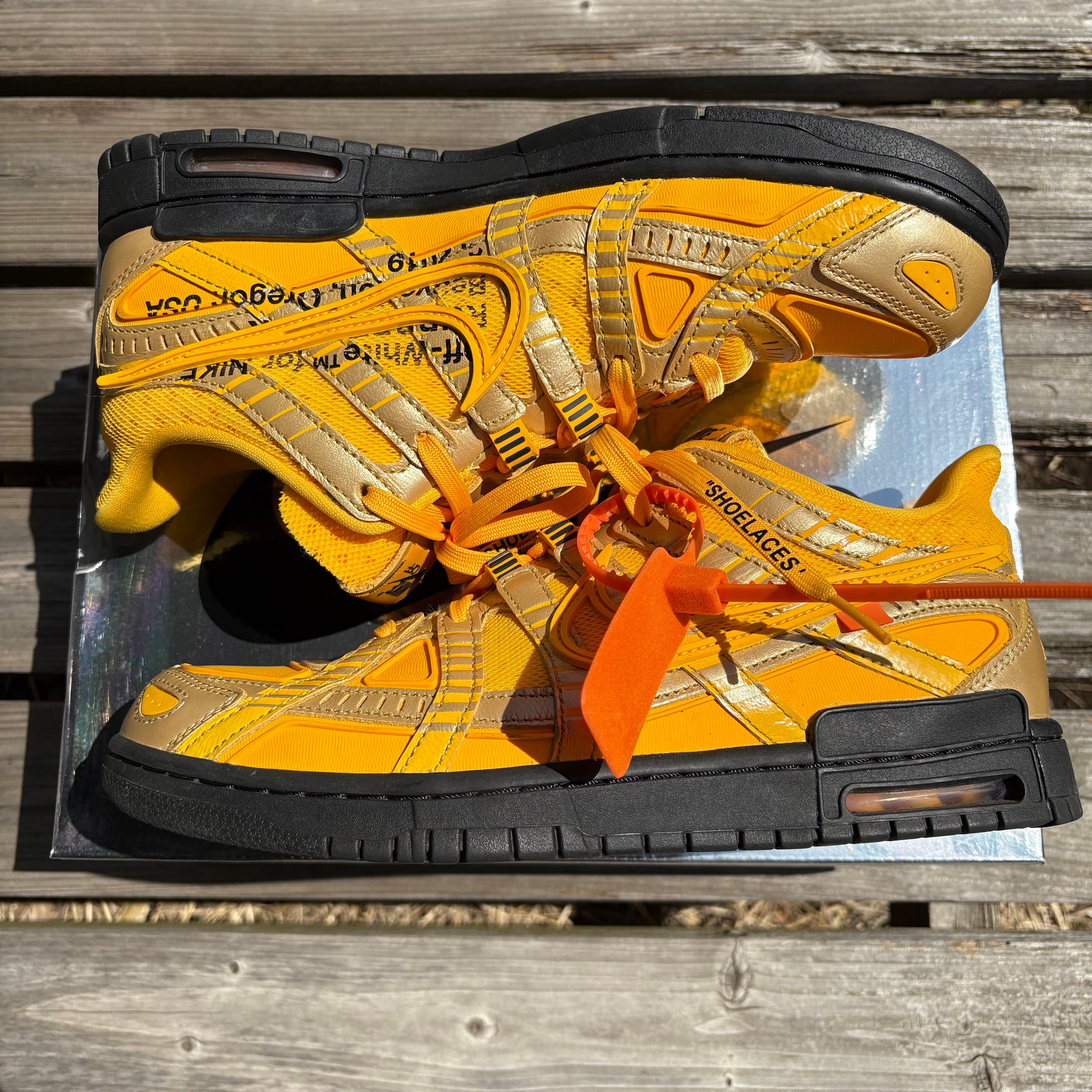 Off-White × Nike Air Rubber Dunk "University Gold"