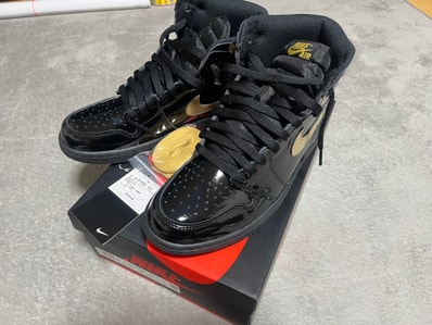 Nike Air Jordan 1 High OG "Black-Metalic Gold"