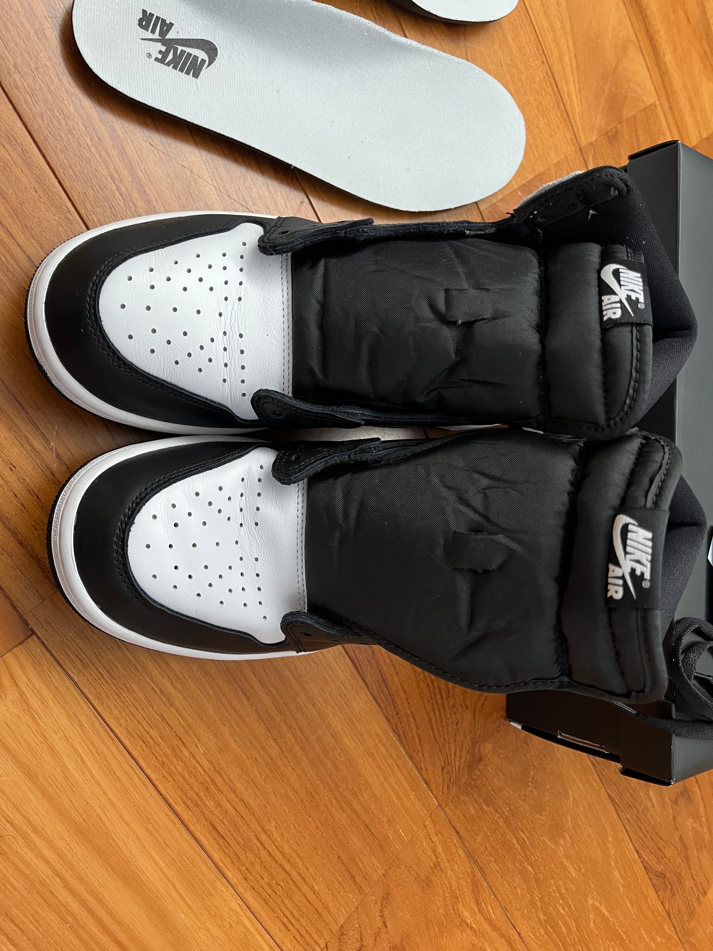 Nike Air Jordan 1 Retro High OG "Black/White"