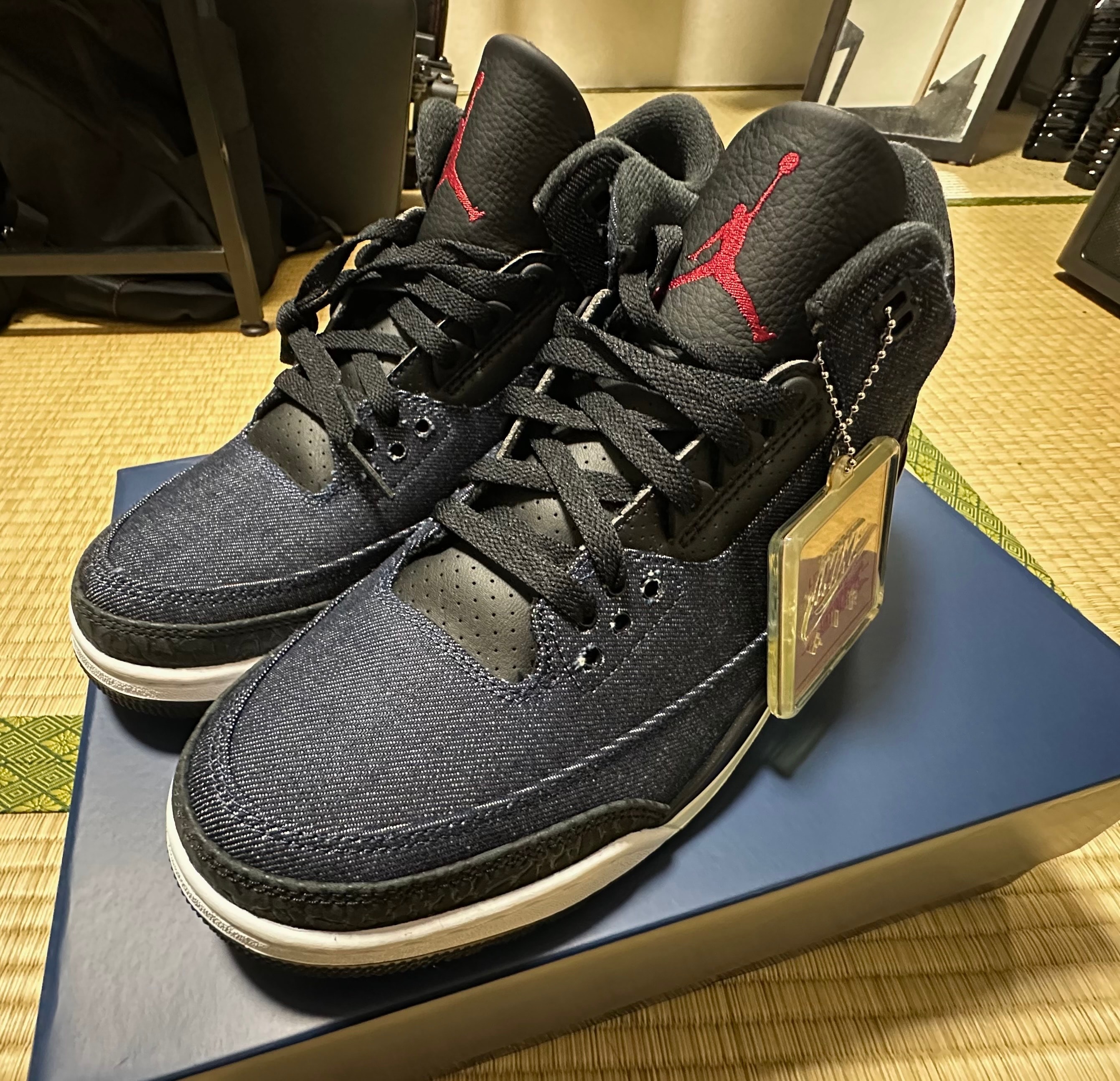 Levi’s × Nike Air Jordan 3 Retro SP "Indigo and Gym Red" (LEVI'S Tab)
