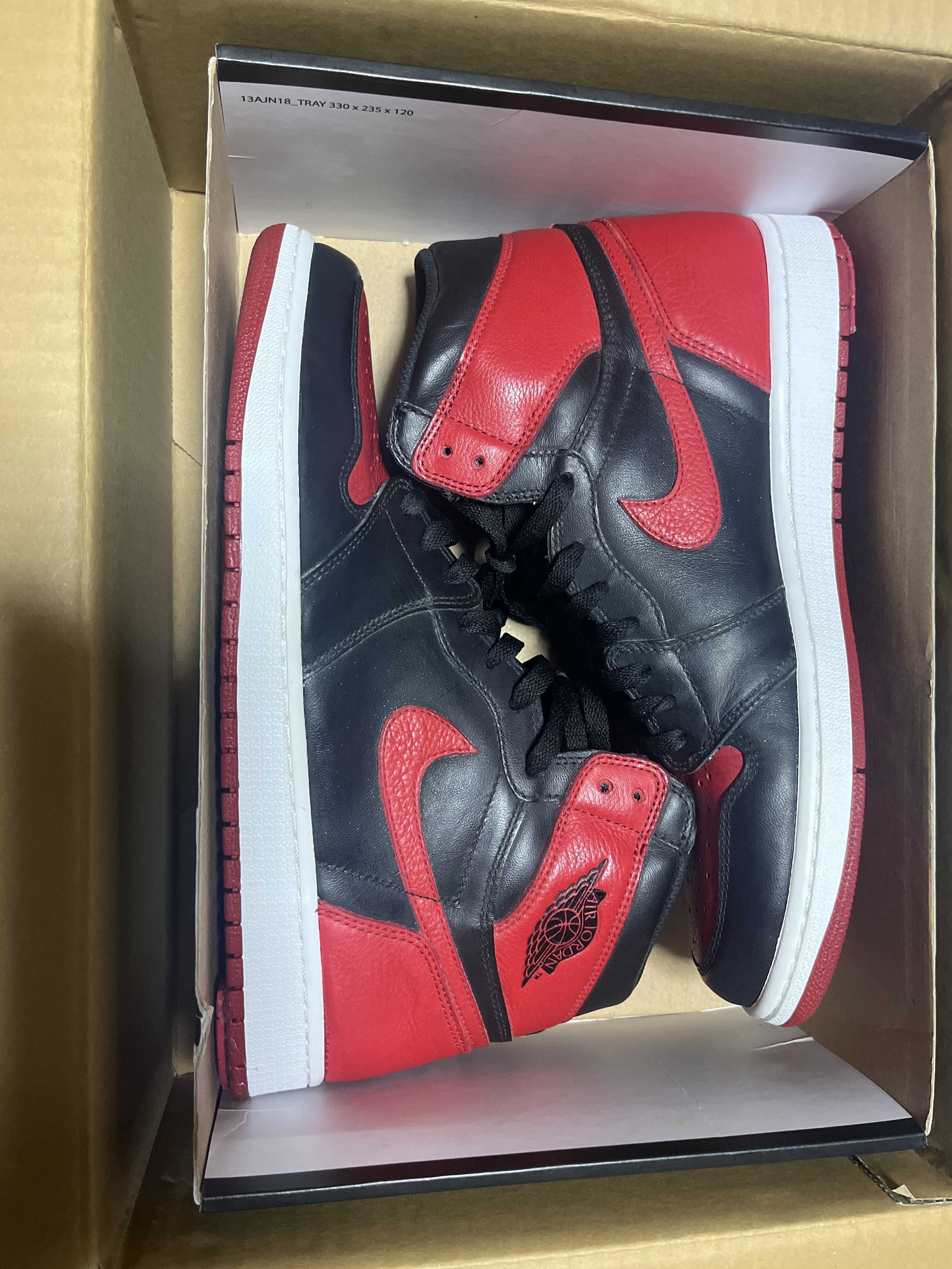 Nike Air Jordan 1 Retro High OG "Bred/Banned" (2016)