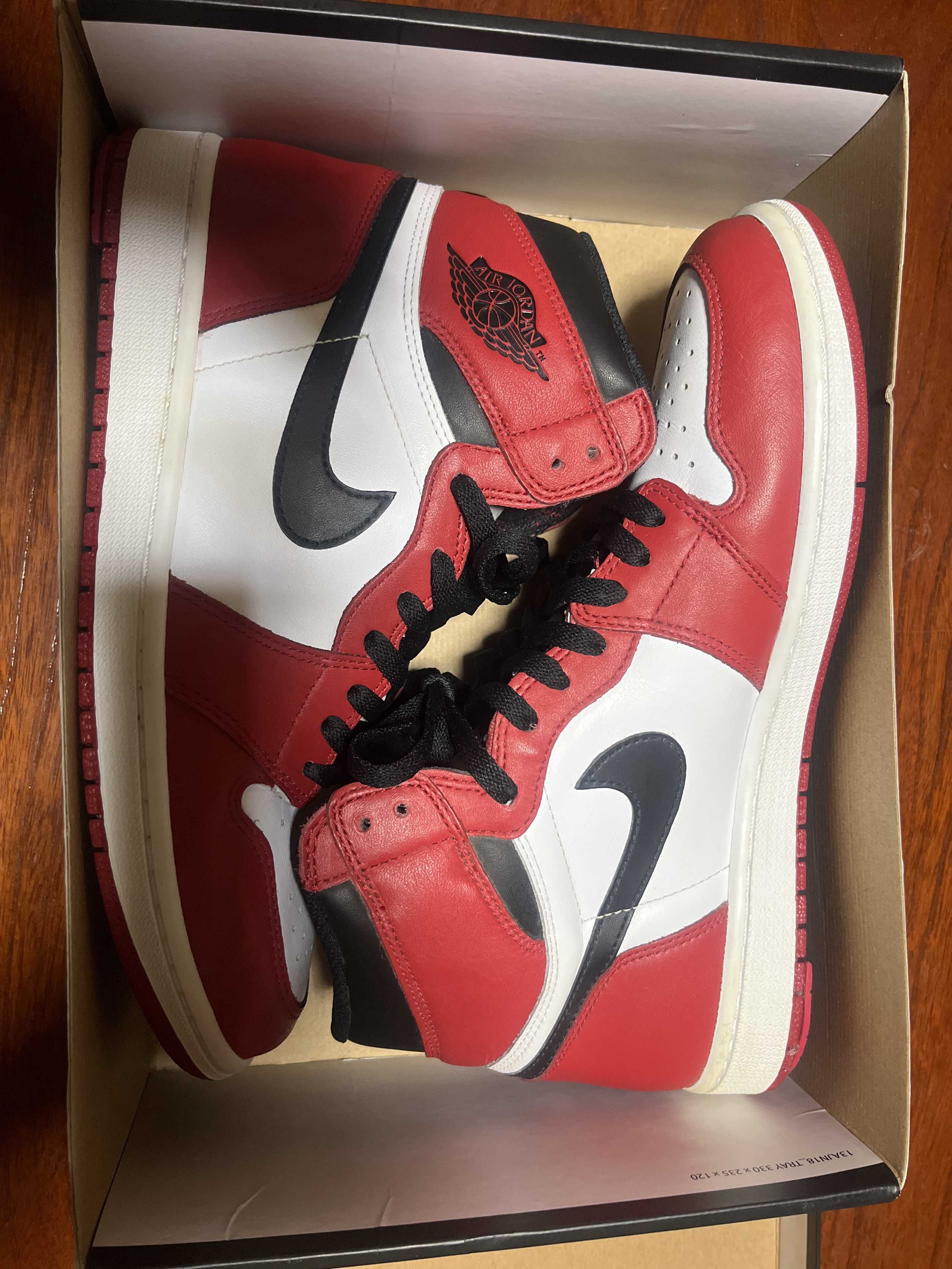 Nike Air Jordan 1 Retro High "Chicago" (2015)