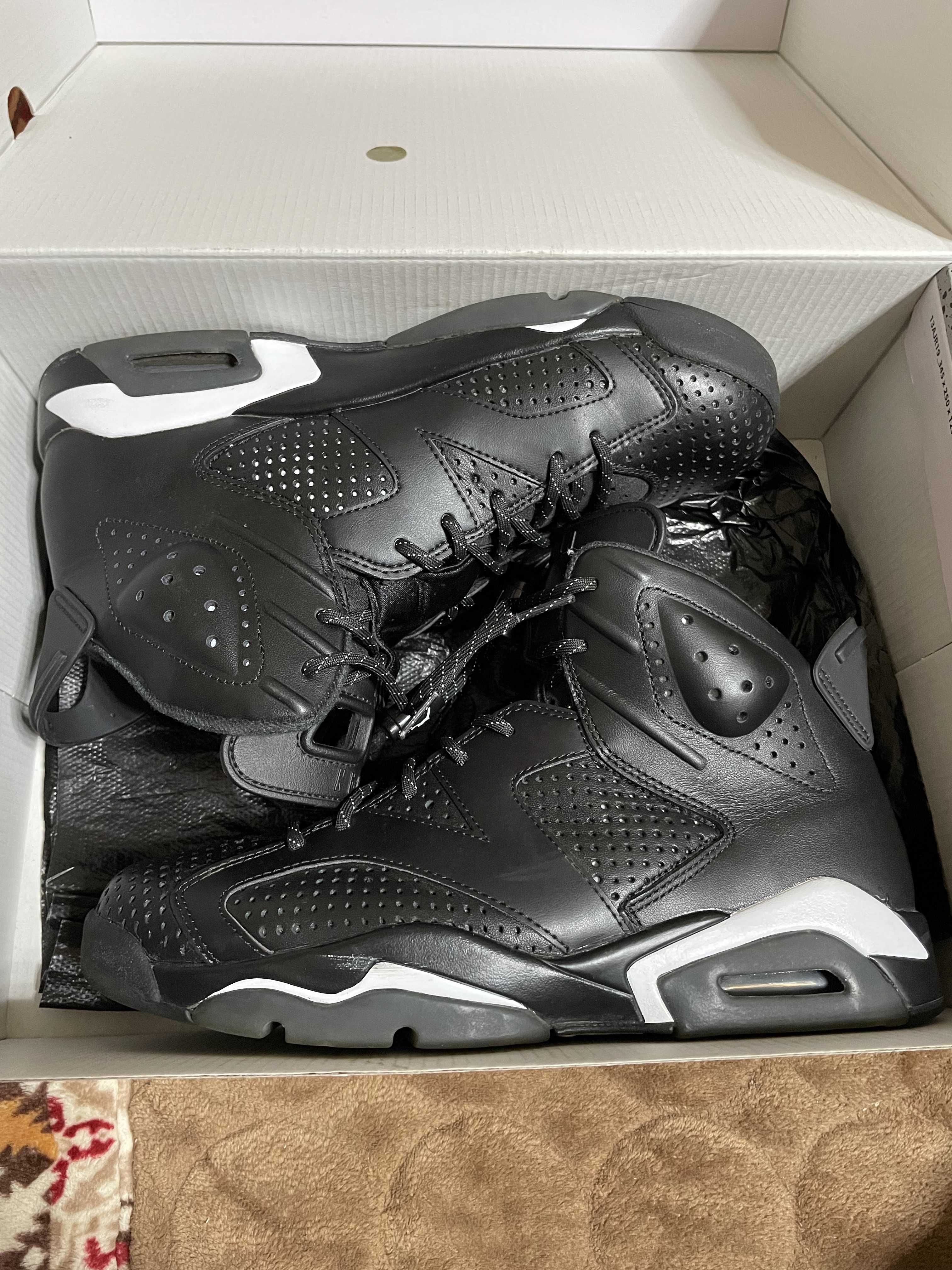 NIKE AIR JORDAN 6 RETRO "BLACK CAT"