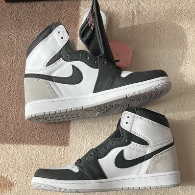 Nike Air Jordan 1 High OG "Bleached Coral"