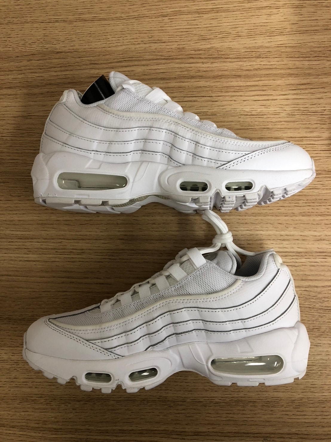 ナイキ エアマックス95 エッセンシャル 