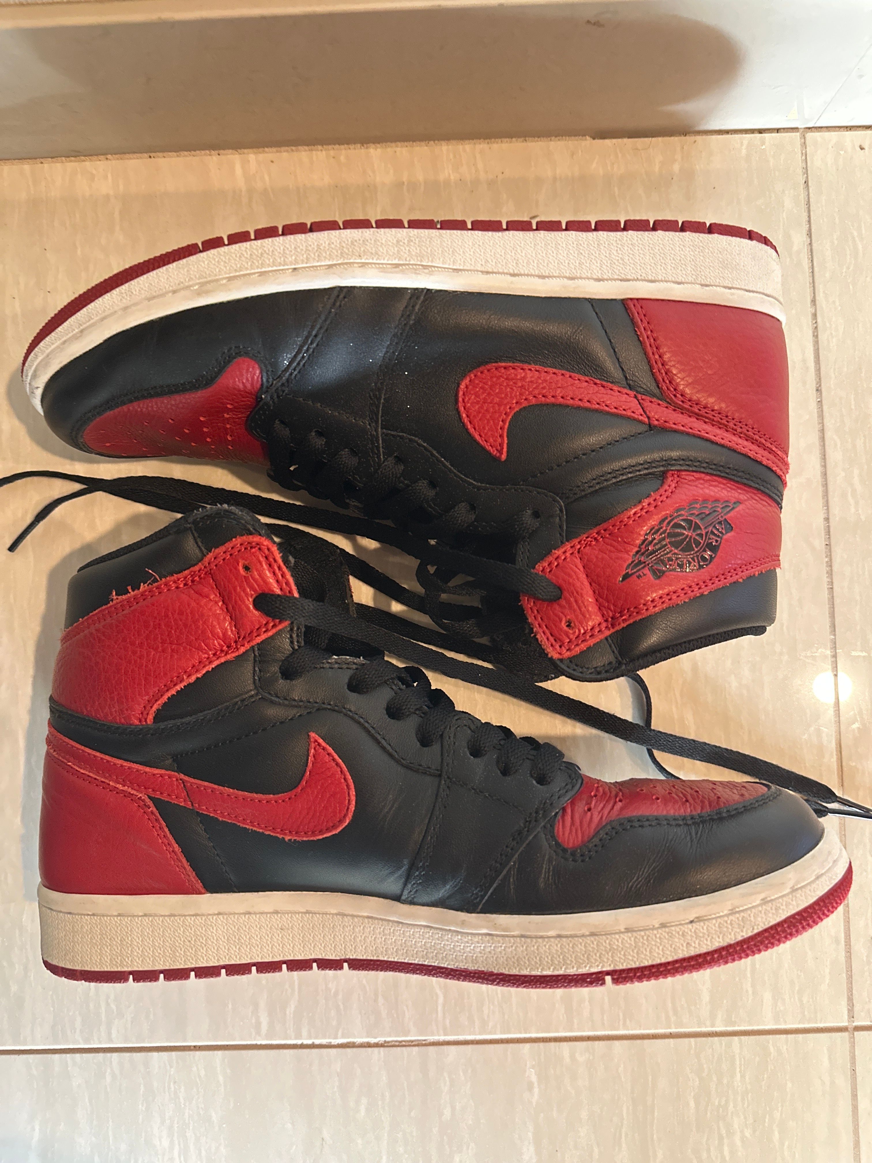 Nike Air Jordan 1 Retro High OG "Bred/Banned" (2016)