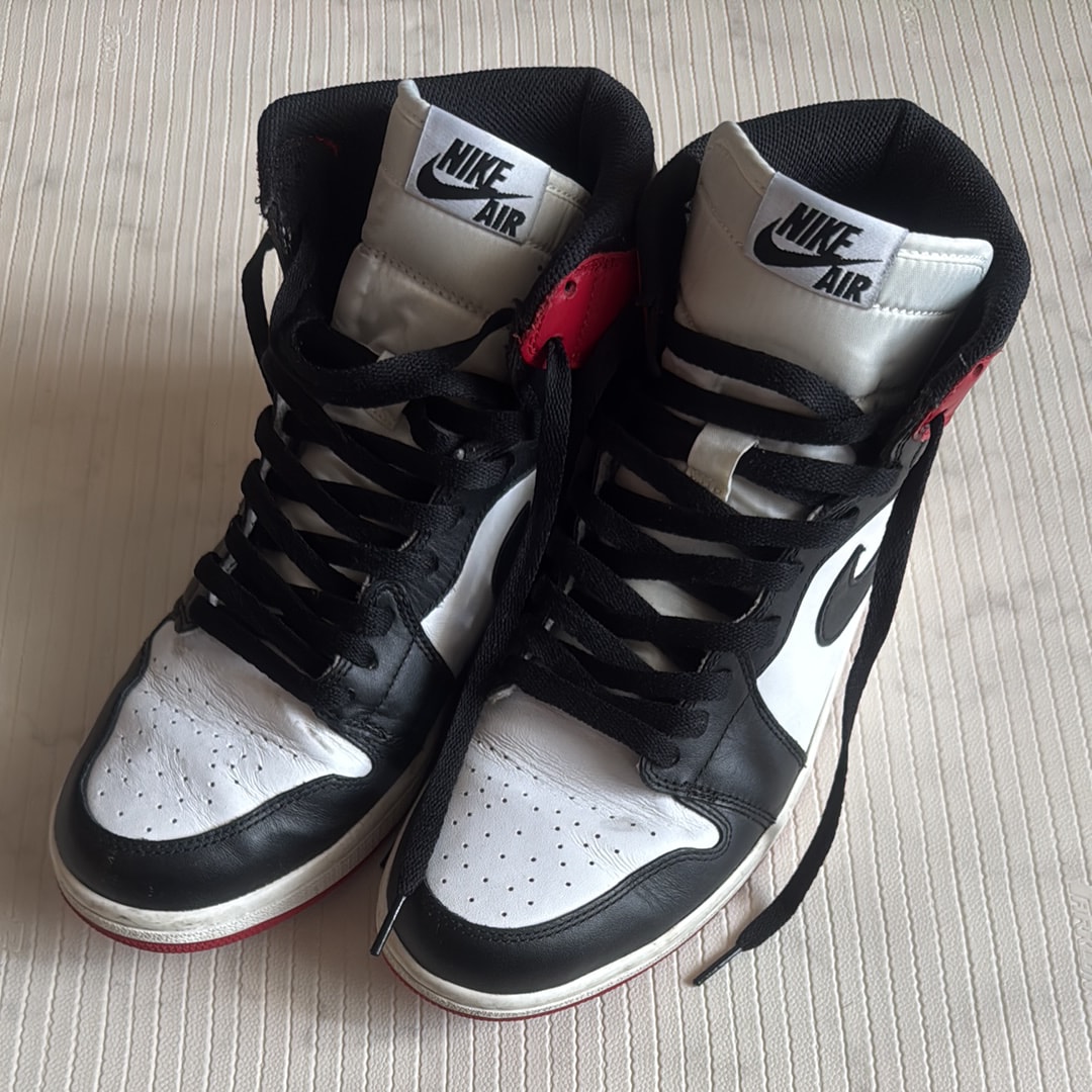 Nike Air Jordan 1 Retro High OG "Black Toe"