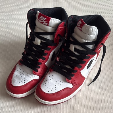Nike Air Jordan 1 Retro High "Chicago" (2015)