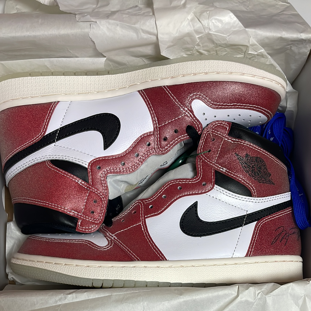 Trophy Room × Nike Air Jordan 1 Retro High "Chicago" (Friends and Family) (Blue Laces)