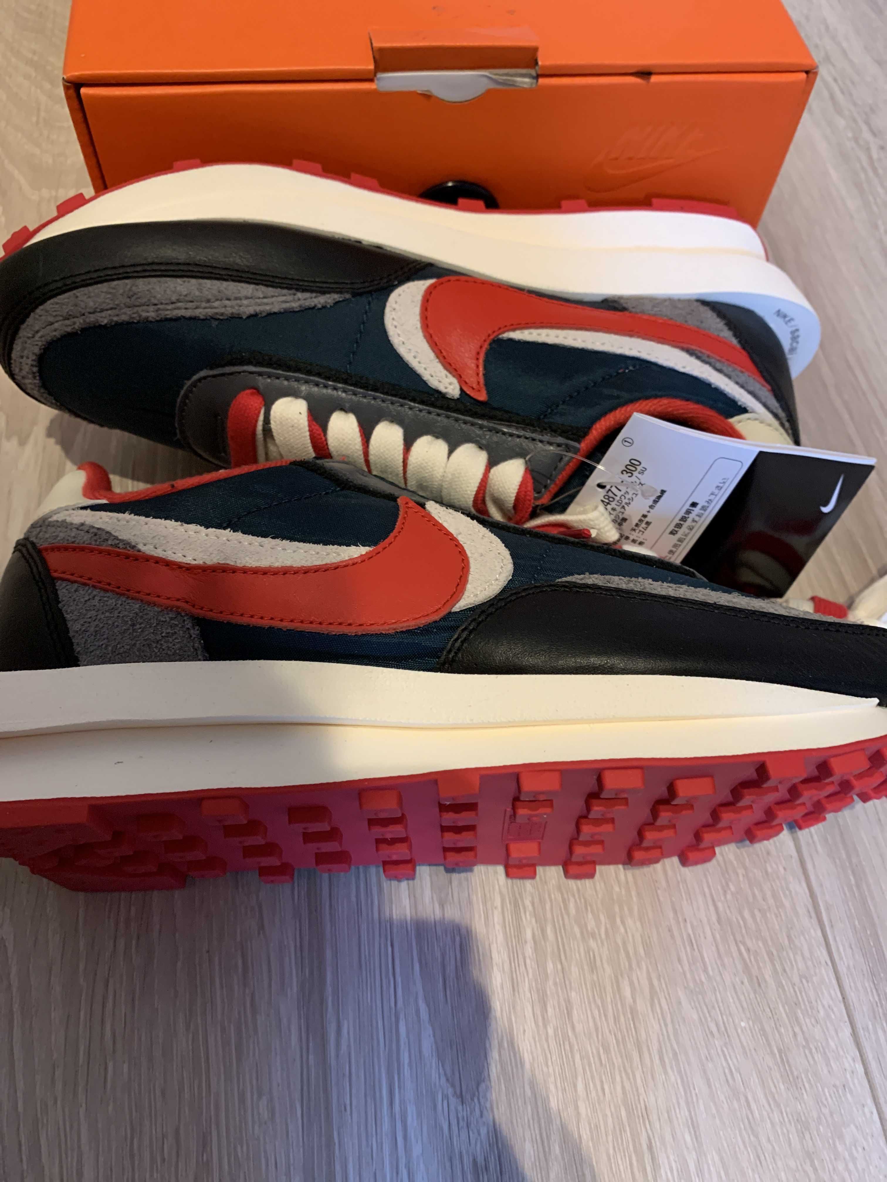 UNDERCOVER × sacai × Nike LD Waffle "Midnight Spruce/Pale Ivory-Dark Grey-University Red"