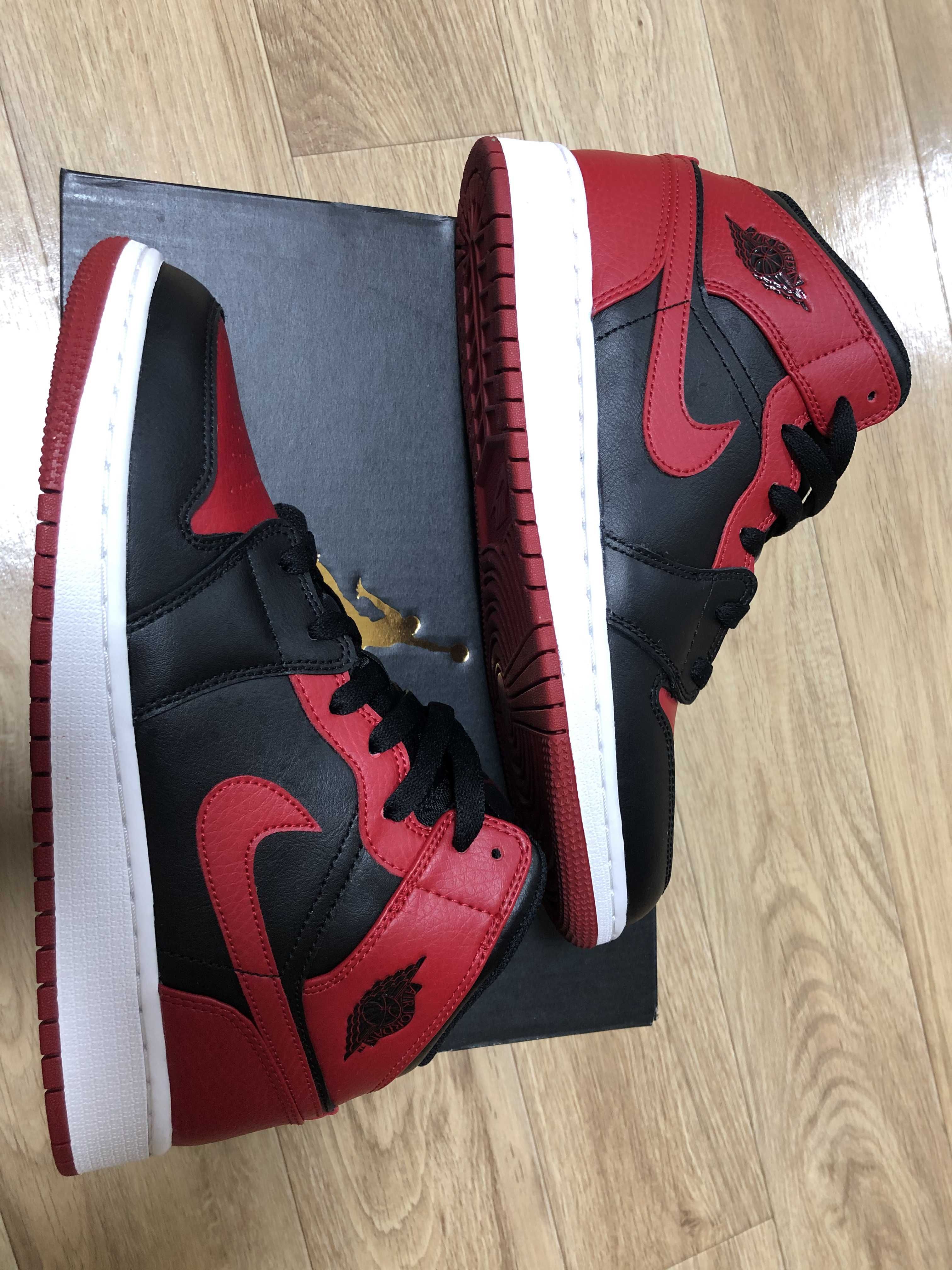 Nike GS Air Jordan 1 Mid "Bred"