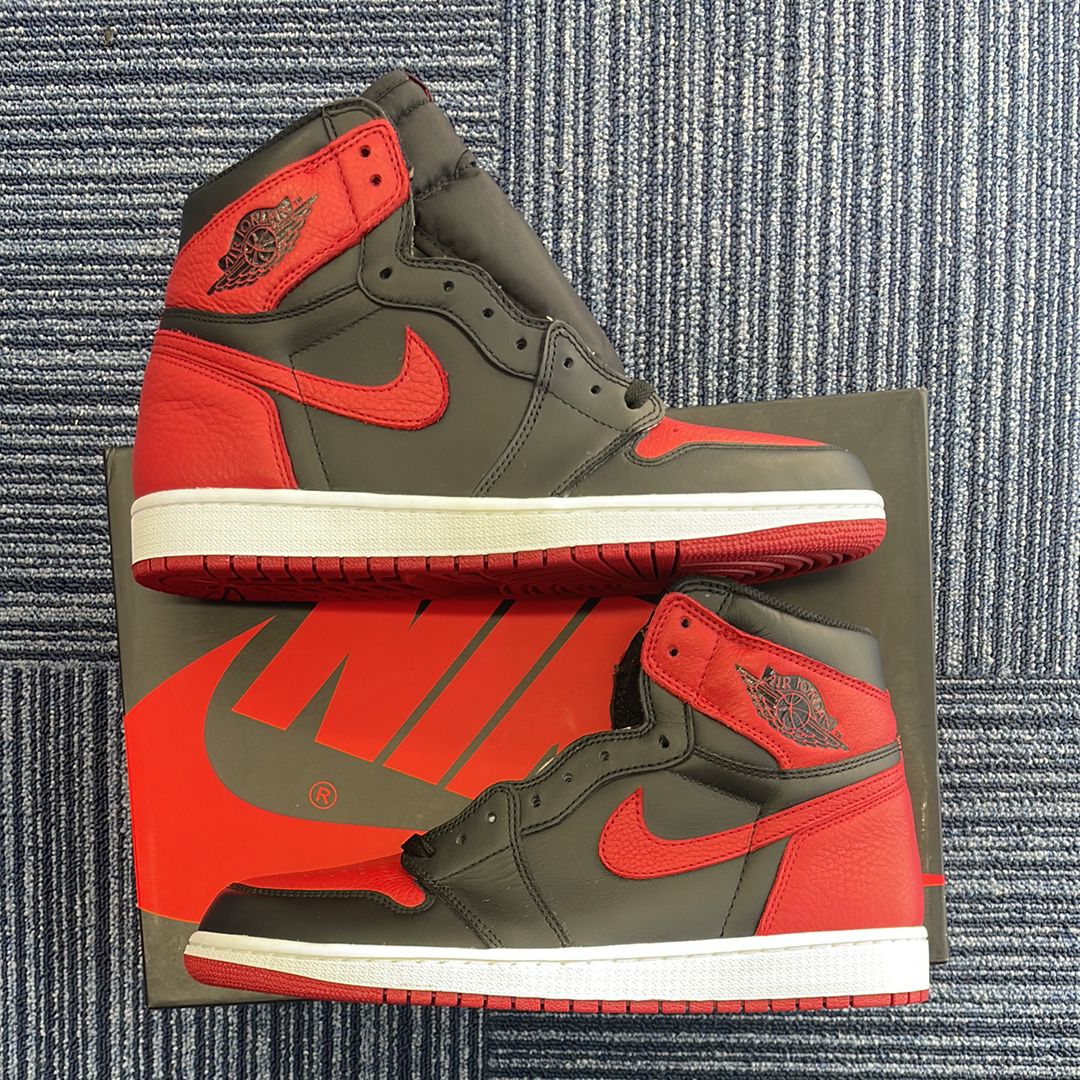 Nike Air Jordan 1 Retro High OG "Bred/Banned" (2016)
