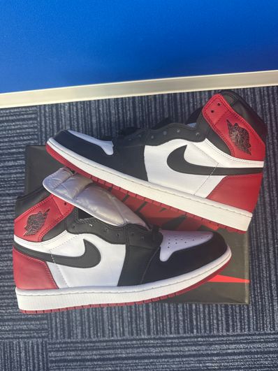 Nike Air Jordan 1 Retro High OG "Black Toe"(2016)