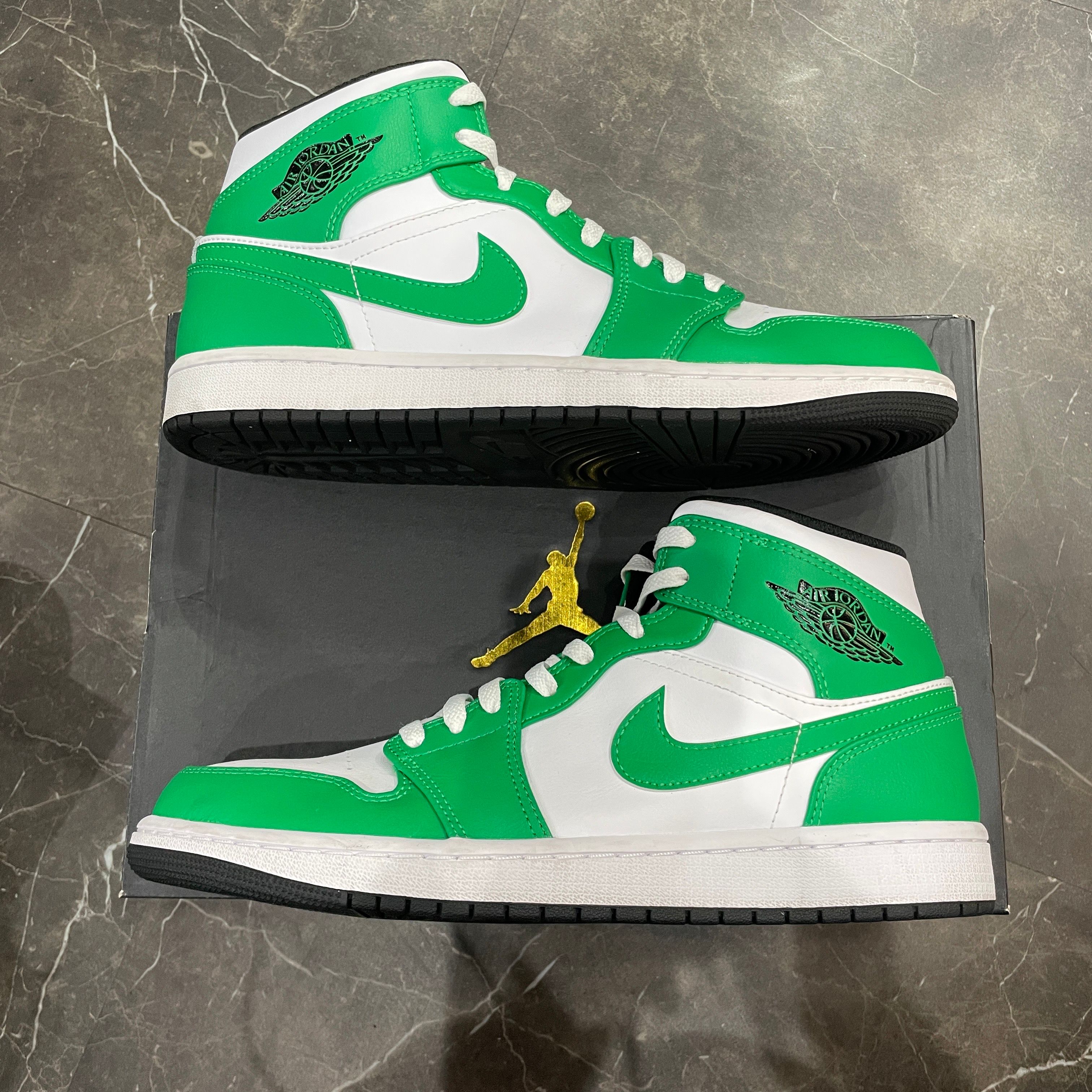 Nike Air Jordan 1 Mid "Lucky Green"