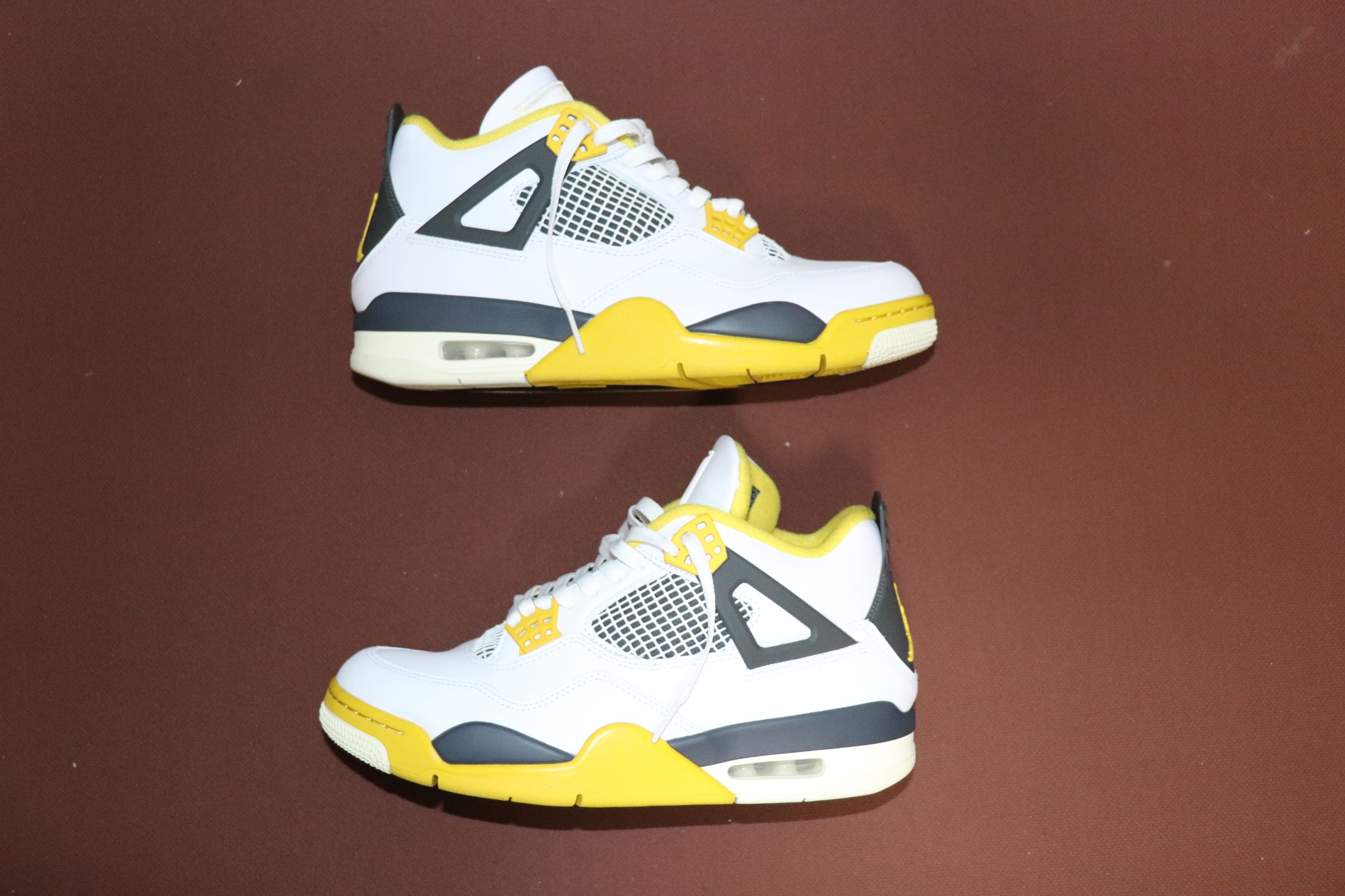 Nike Women's Air Jordan 4 Retro "Vivid Sulfur"
