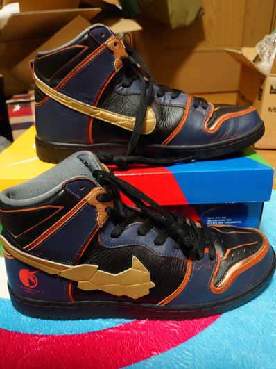 Gundam Unicorn × Nike SB Dunk High PRO QS "Banshee"