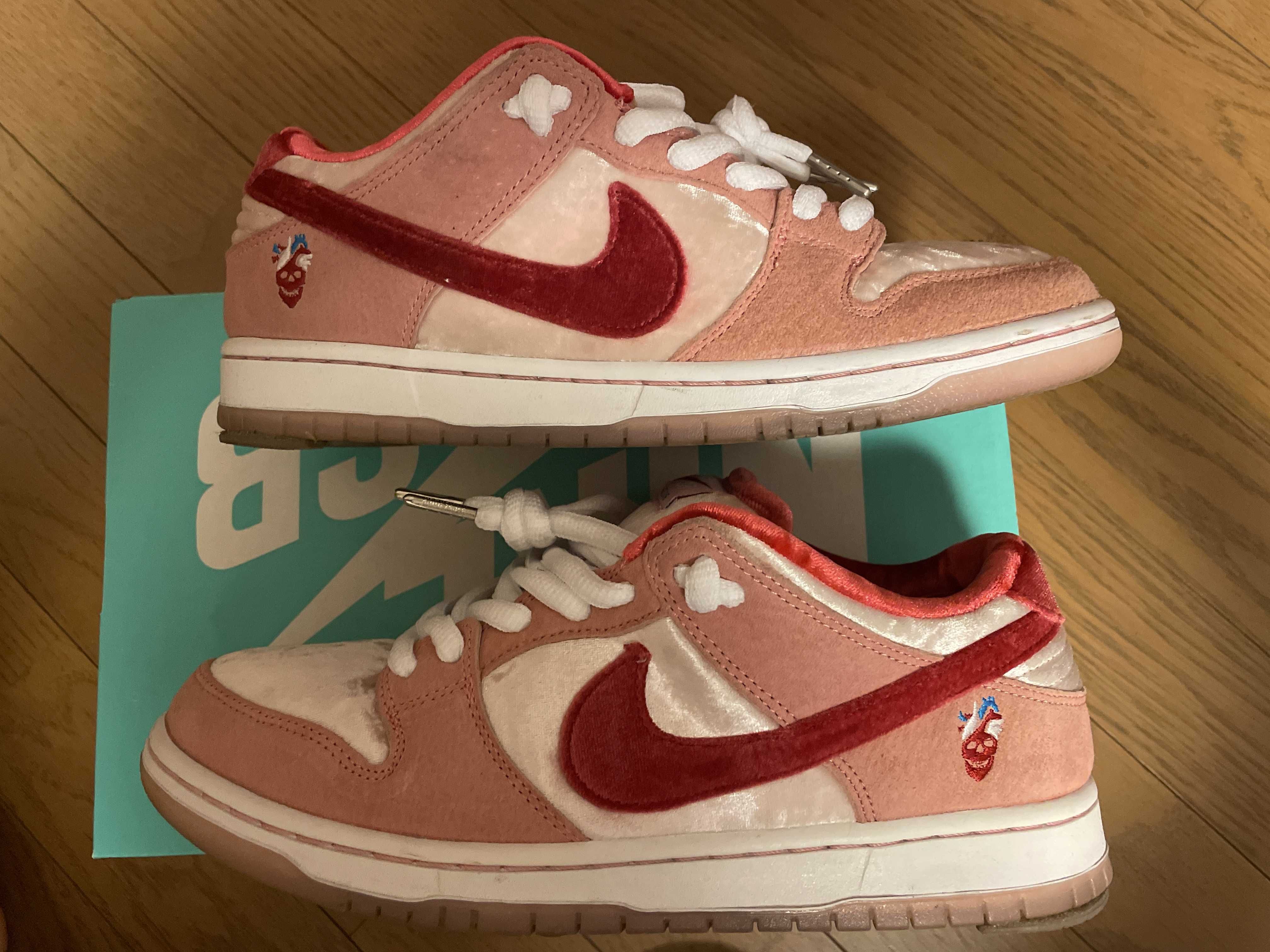 Strangelove × Nike SB Dunk Low "Valentine’s Day"