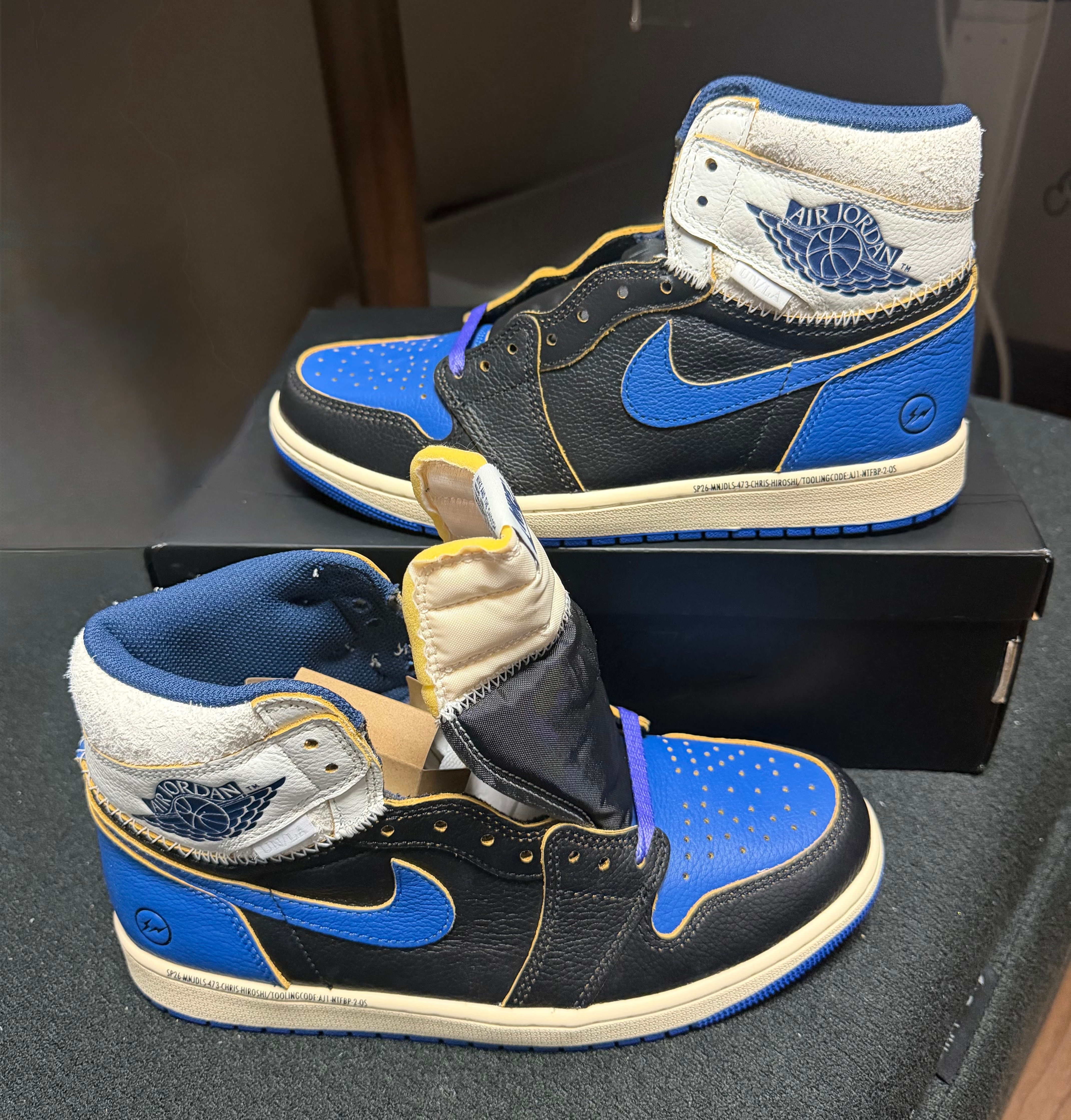 フラグメントデザイン × ユニオン × ナイキ エアジョーダン1 ハイ OG "スポーツロイヤル"