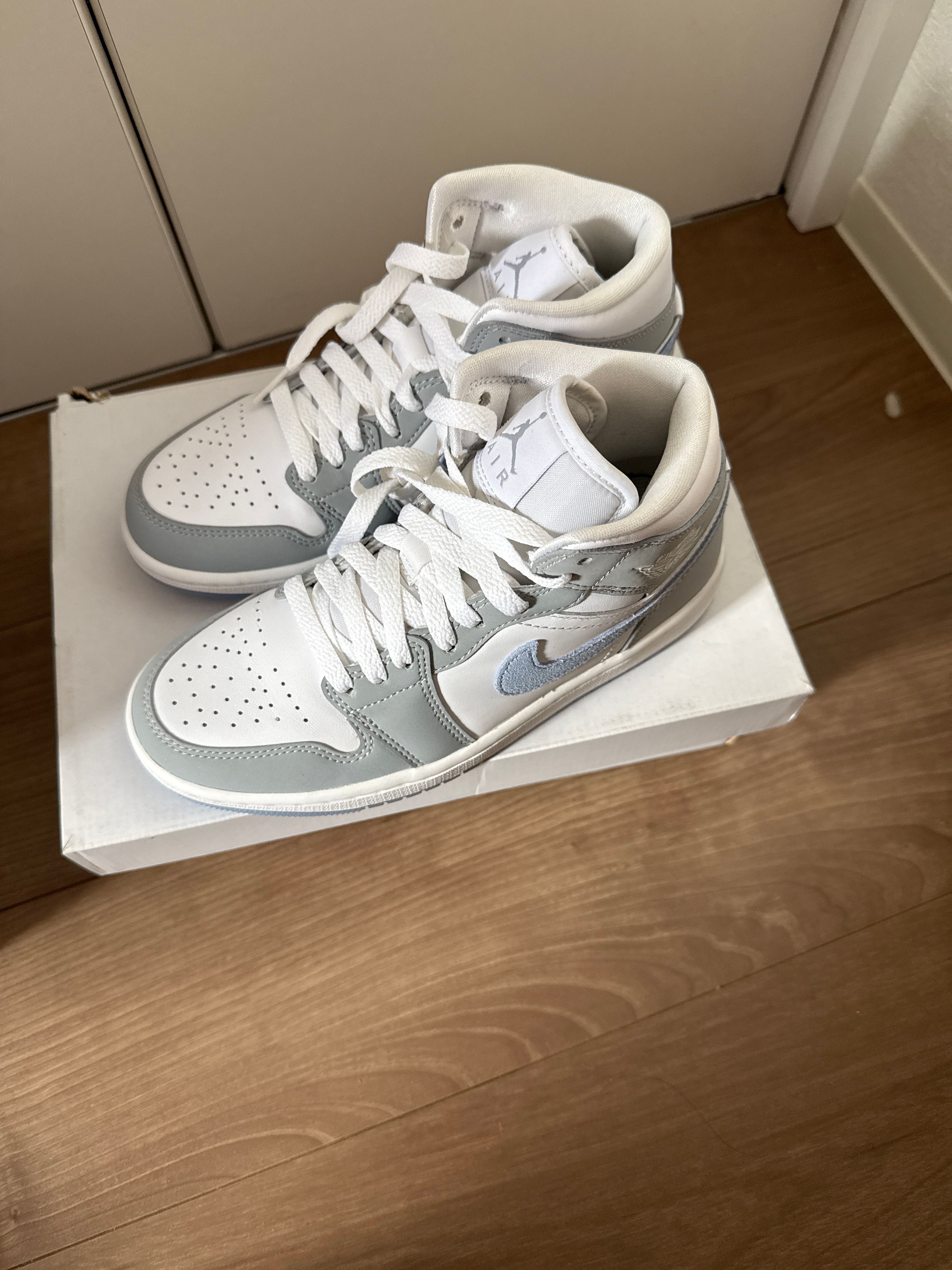 Nike Women's Air Jordan 1 Mid "Wolf Grey"