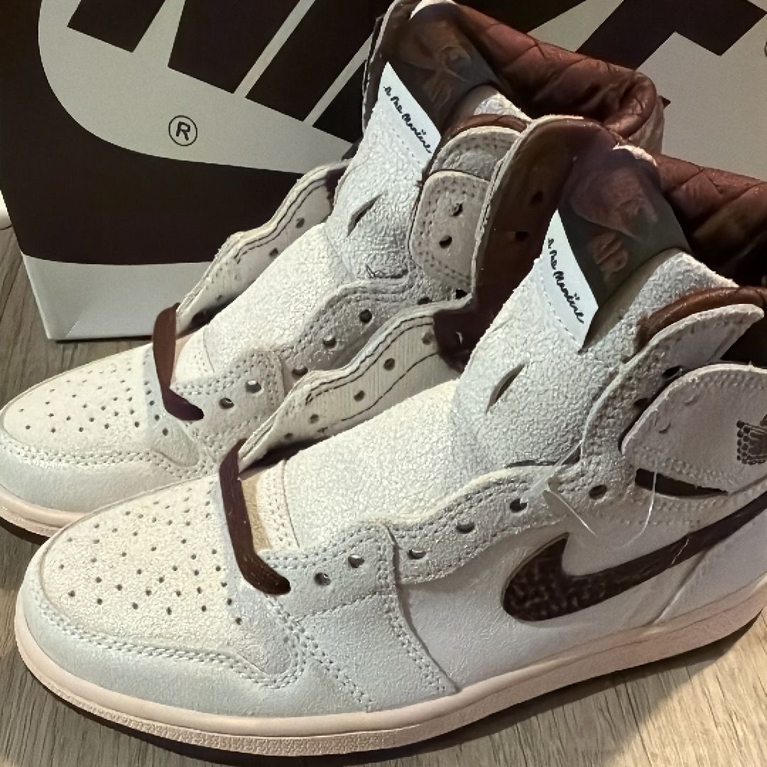 A Ma Maniere × Nike Air Jordan 1 Retro High OG "Sail and Burgundy"