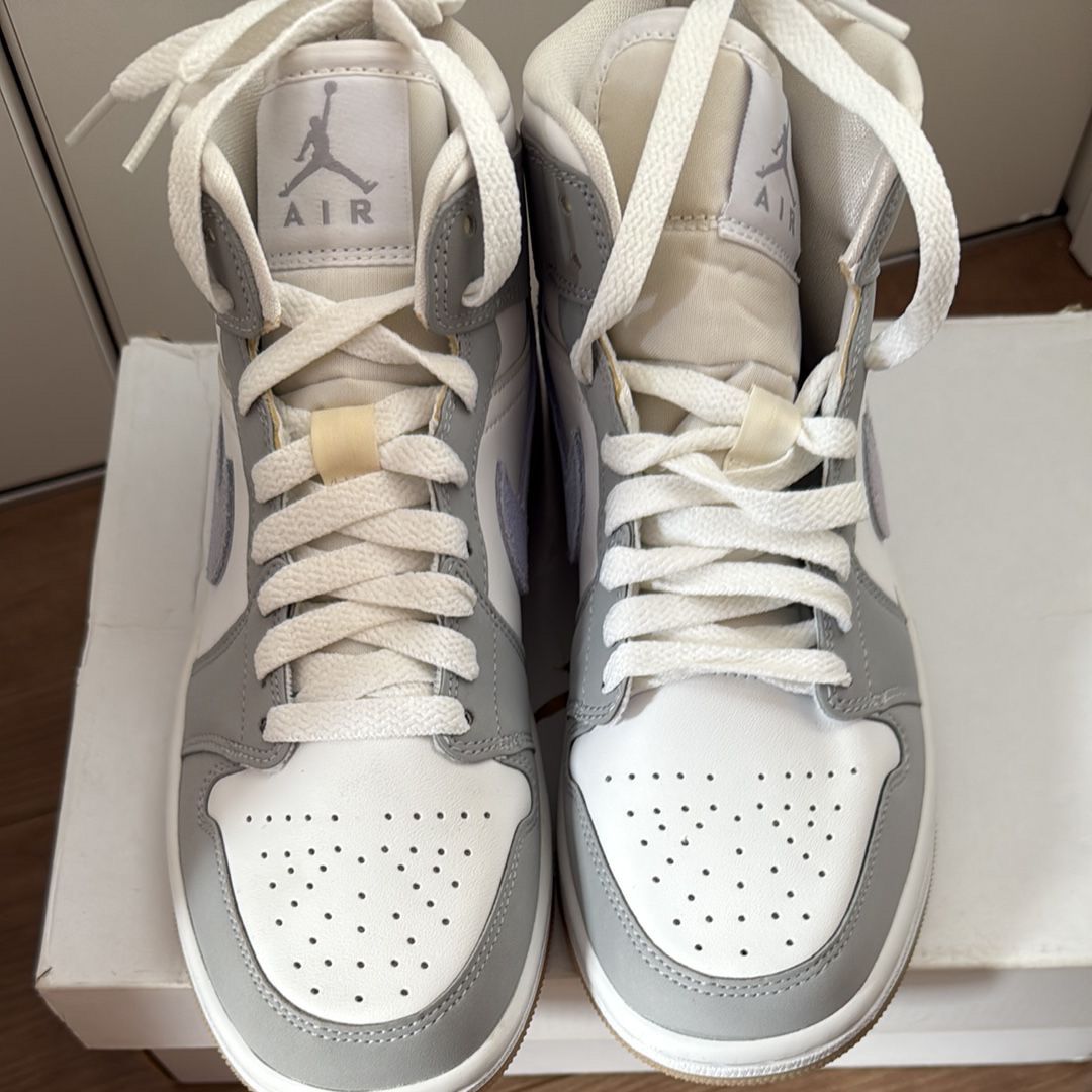 Nike Women's Air Jordan 1 Mid "Wolf Grey"