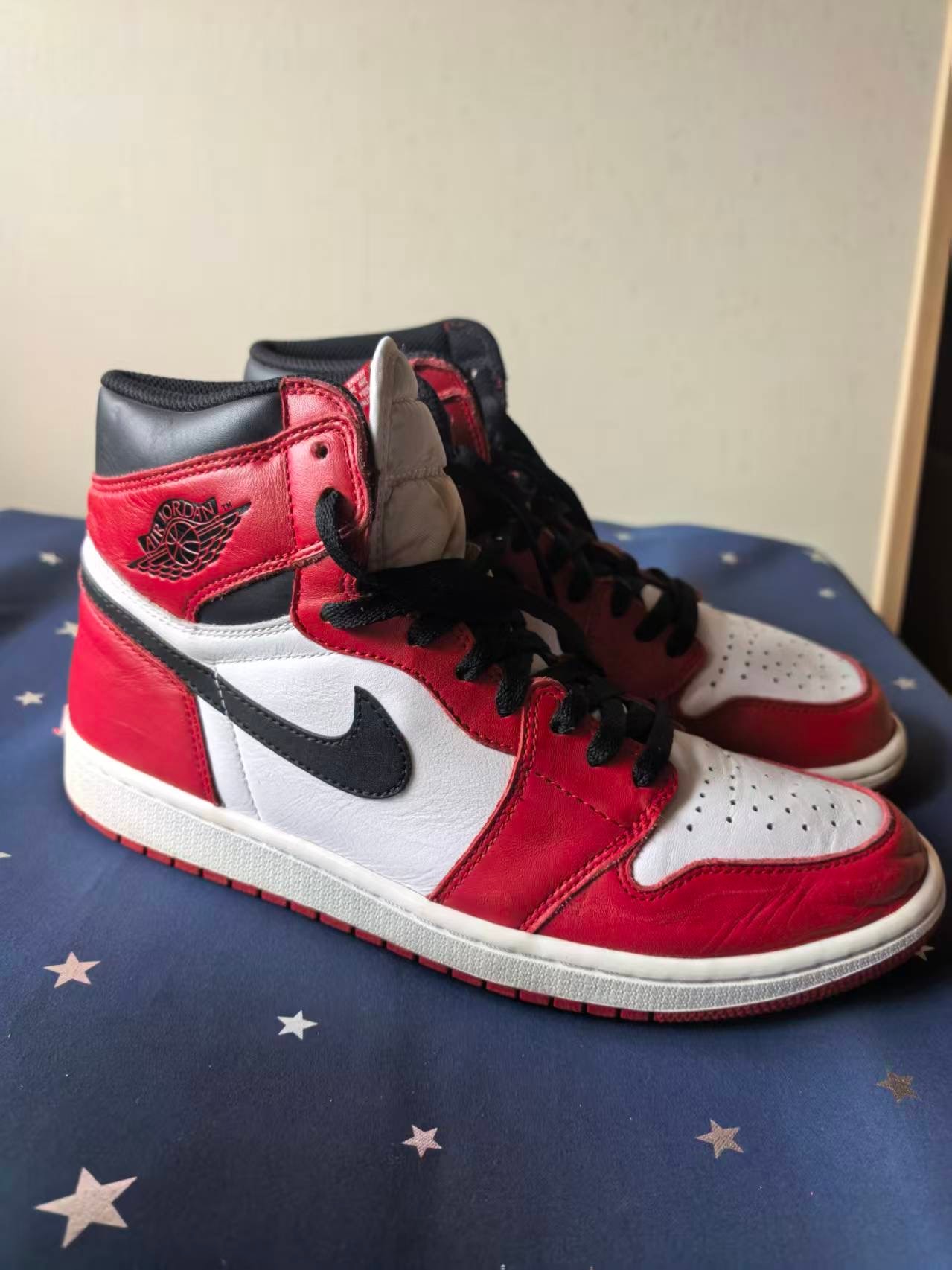 Nike Air Jordan 1 Retro High "Chicago" (2015)