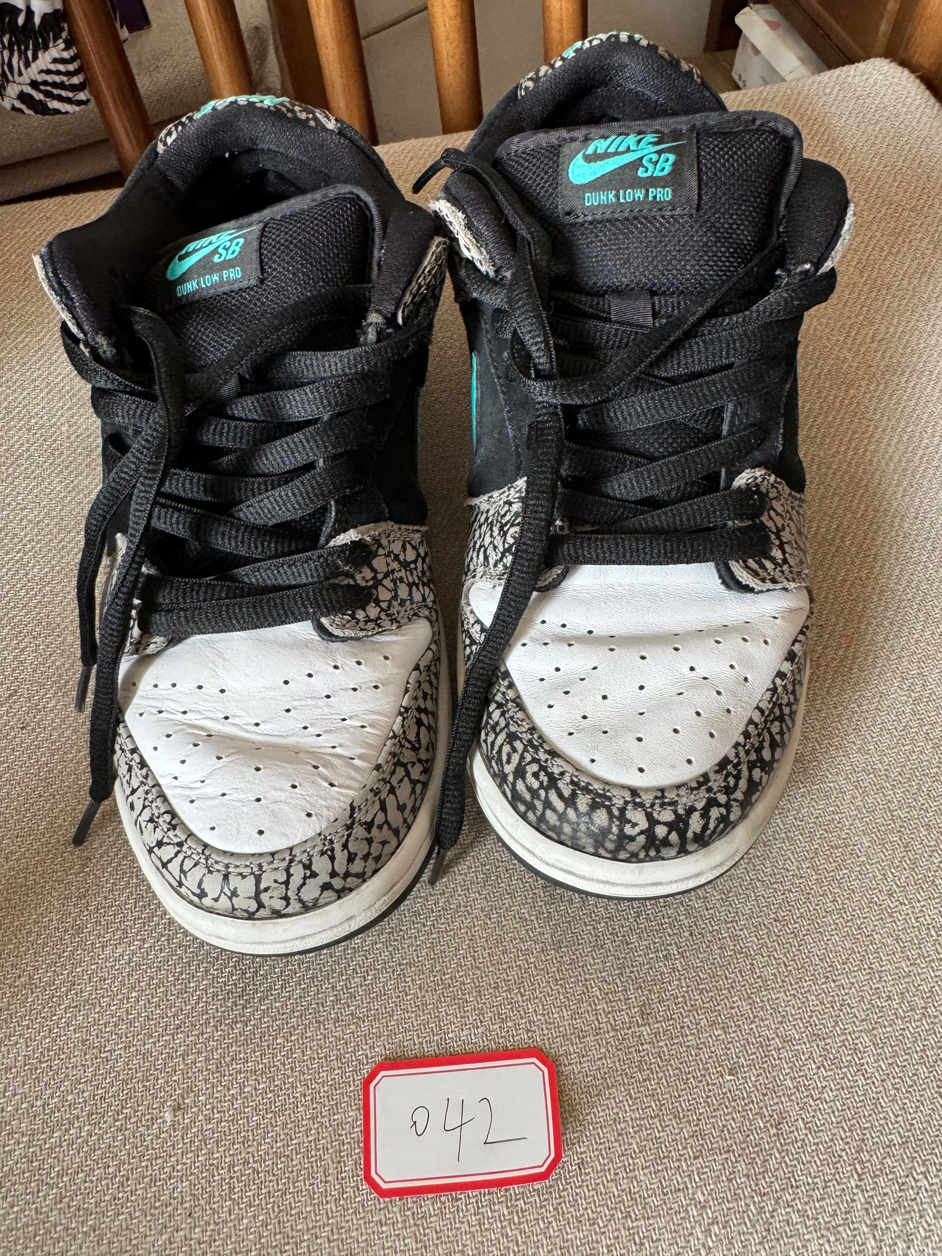 Nike SB Dunk Low "Elephant/Safari"