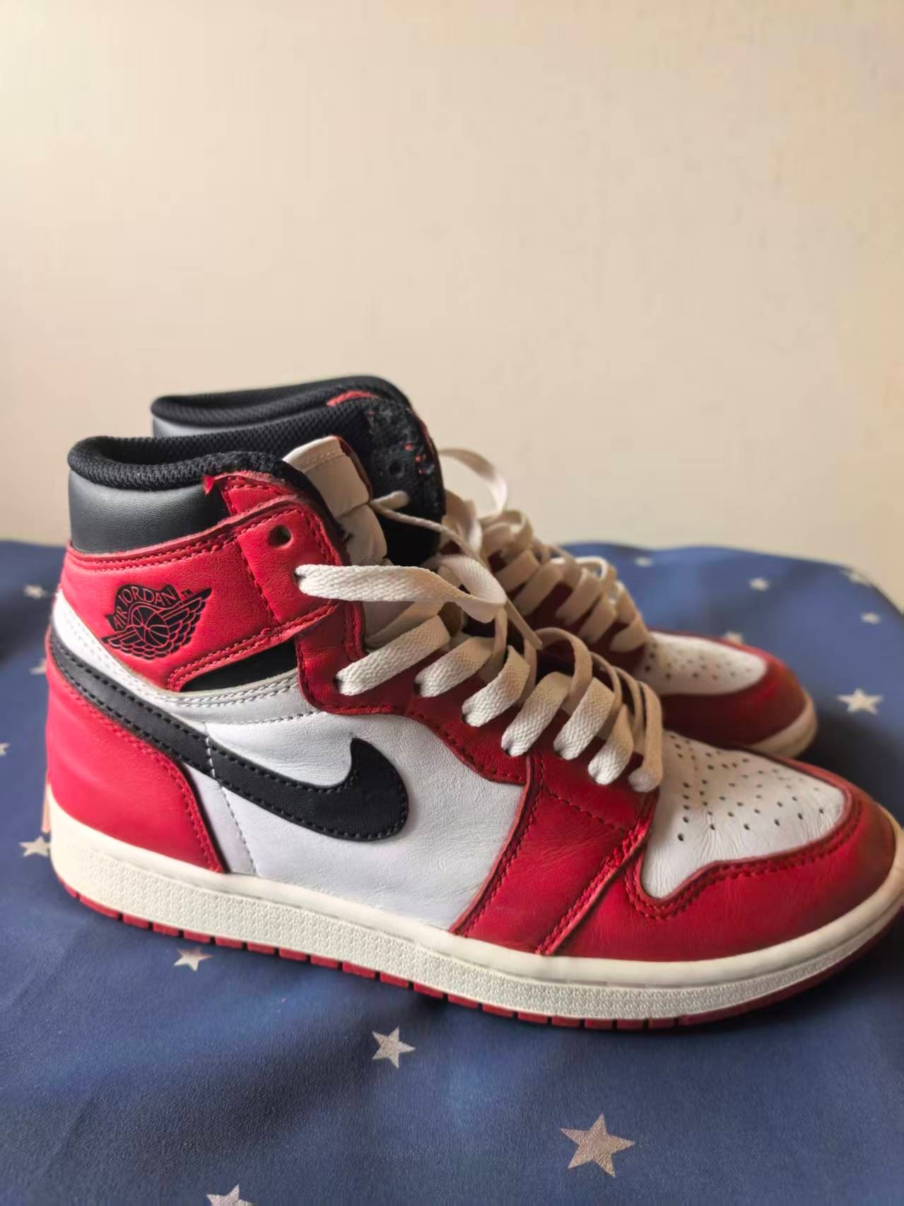 Nike Air Jordan 1 Retro High "Chicago" (2015)