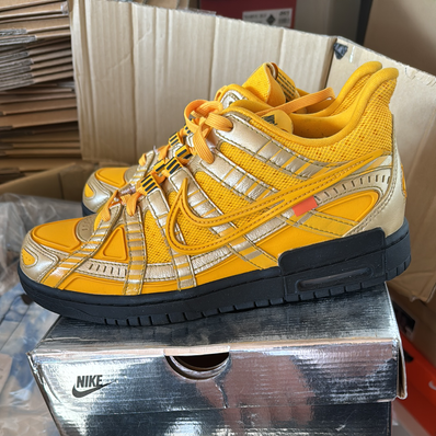Off-White × Nike Air Rubber Dunk "University Gold"
