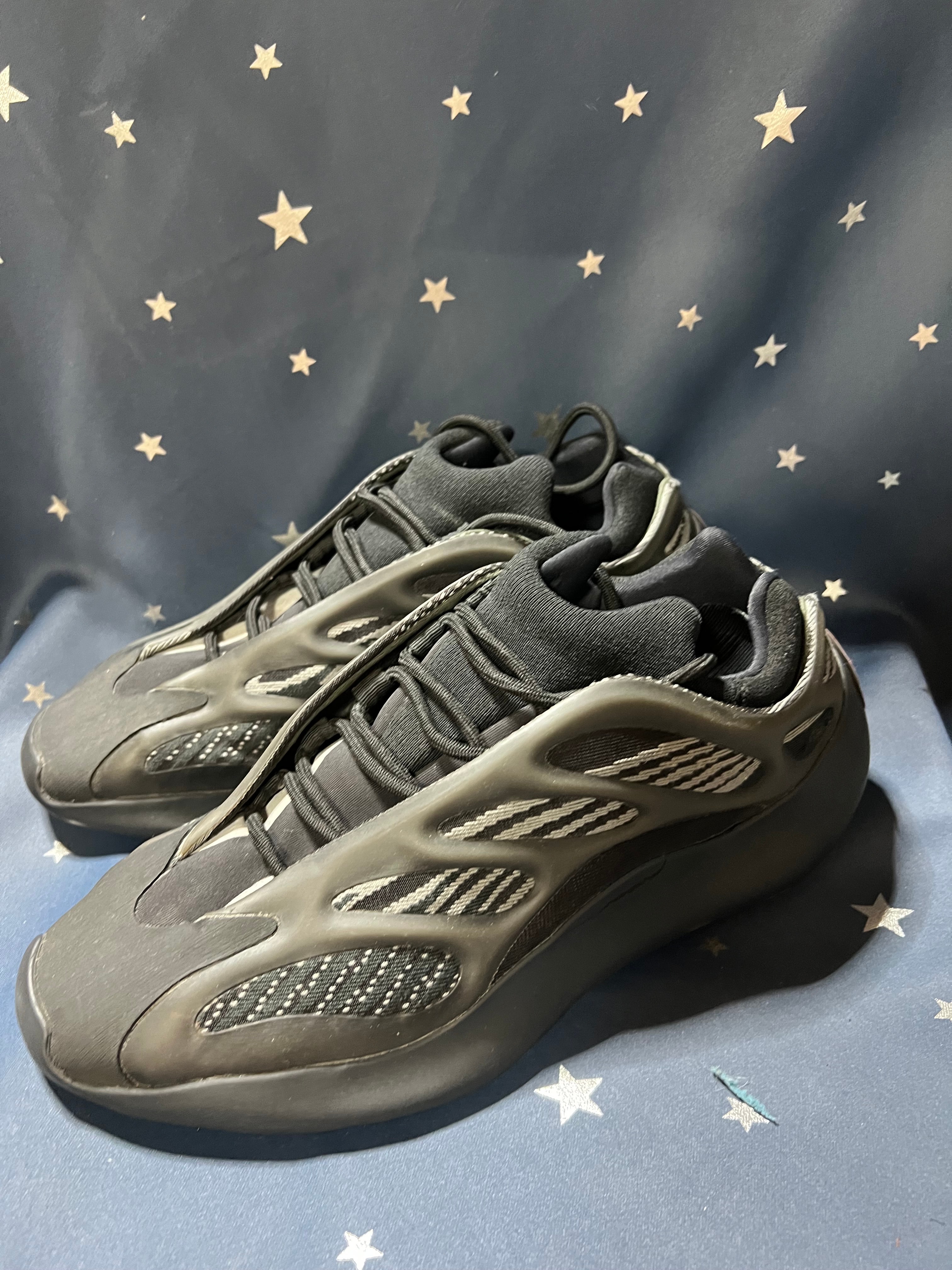 adidas YEEZY 700V3 "Alvah"