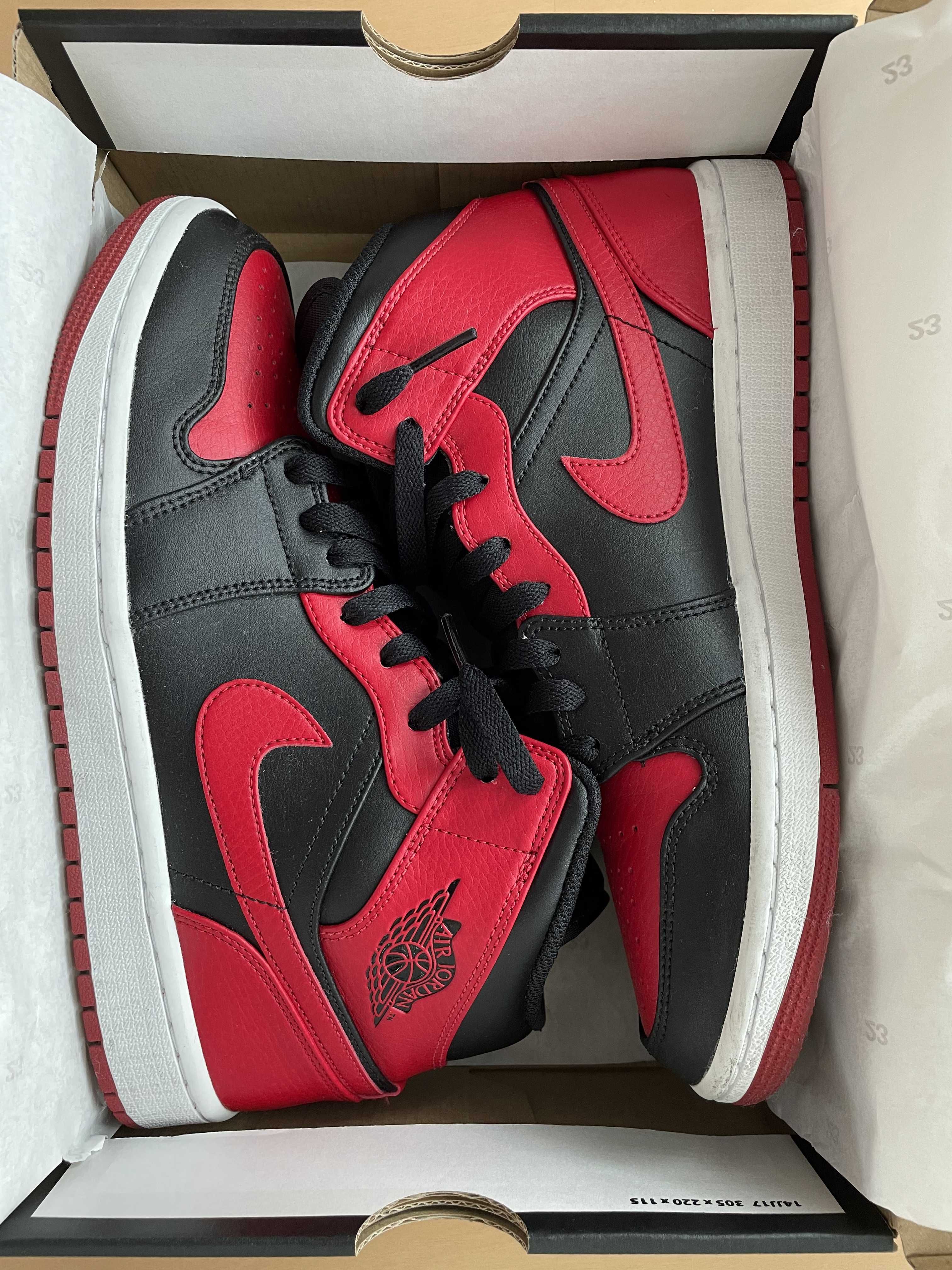Nike Air Jordan 1 Mid "Bred"