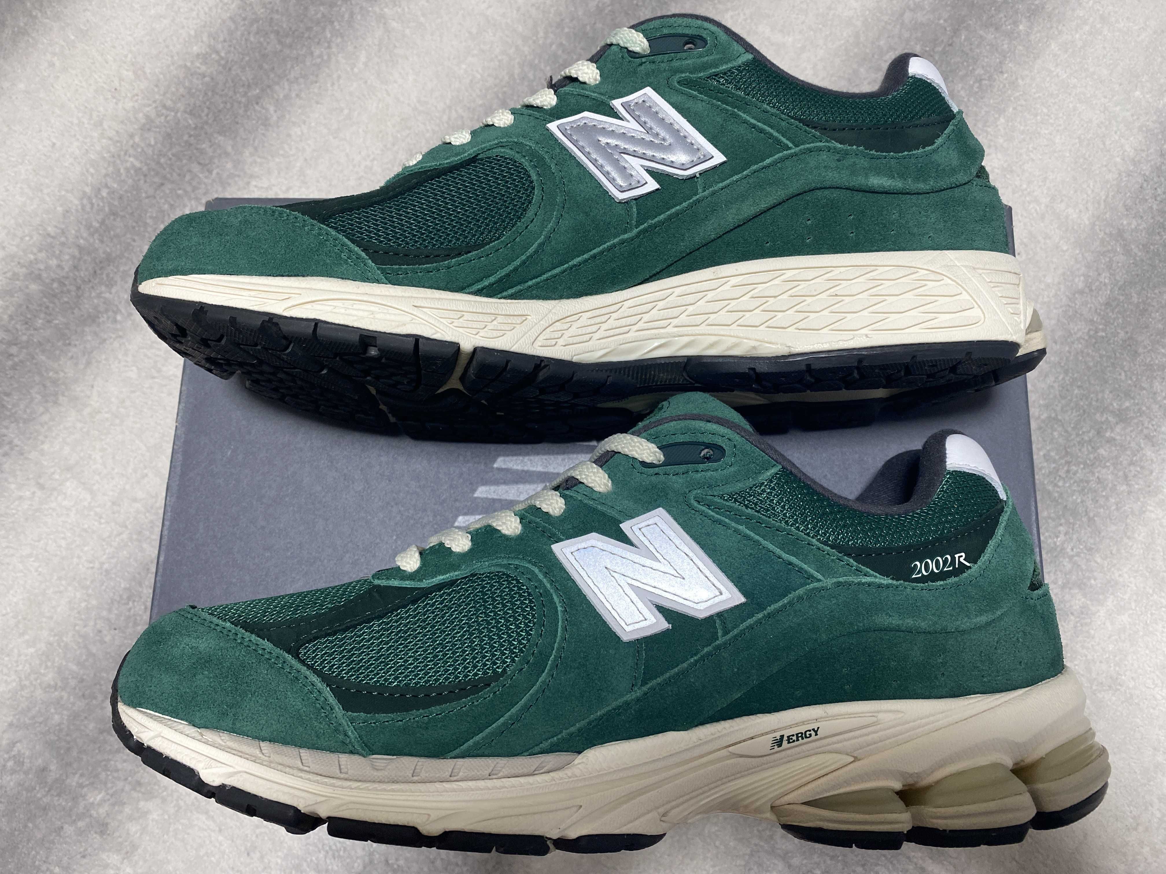 New Balance 2002R "Forest Green"