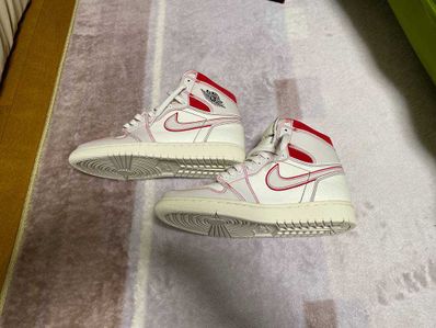 Nike Air Jordan 1 Retro High OG "Sail/University Red"