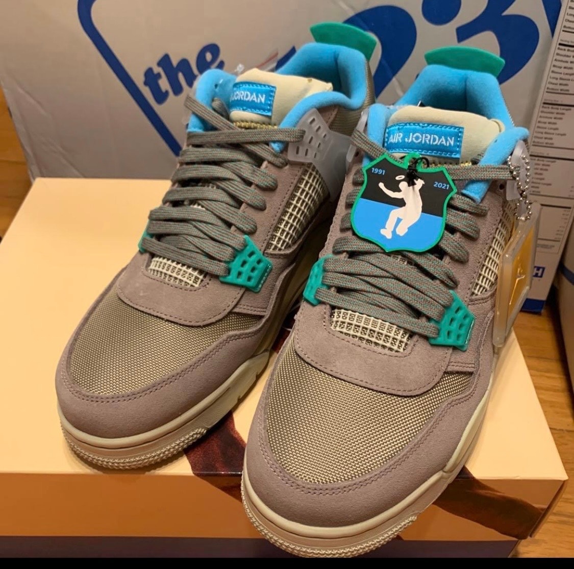 ユニオン × ナイキ エアジョーダン4 SP 