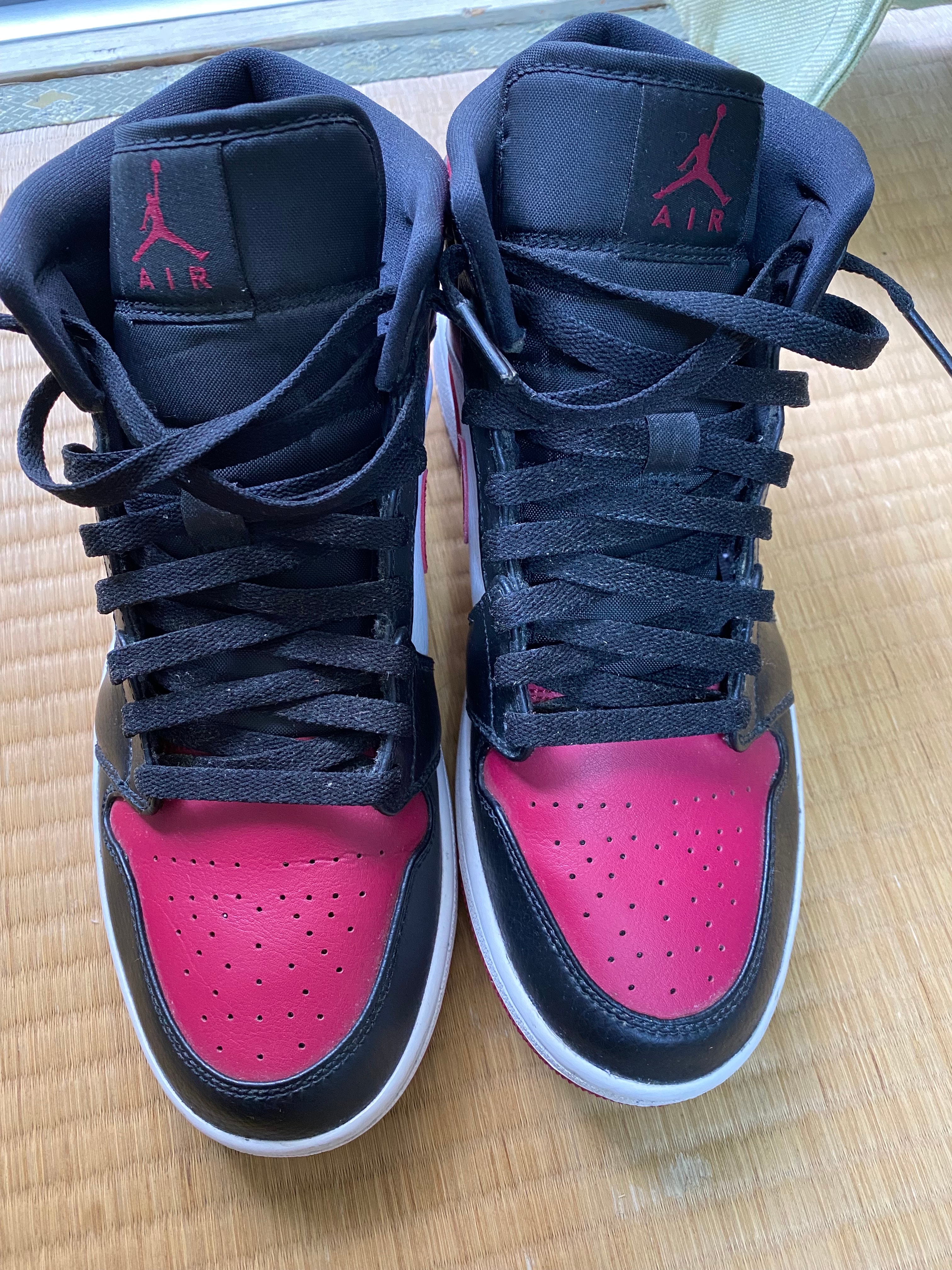 NIKE AIR JORDAN 1 MID "BLACK/RED/WHITE"