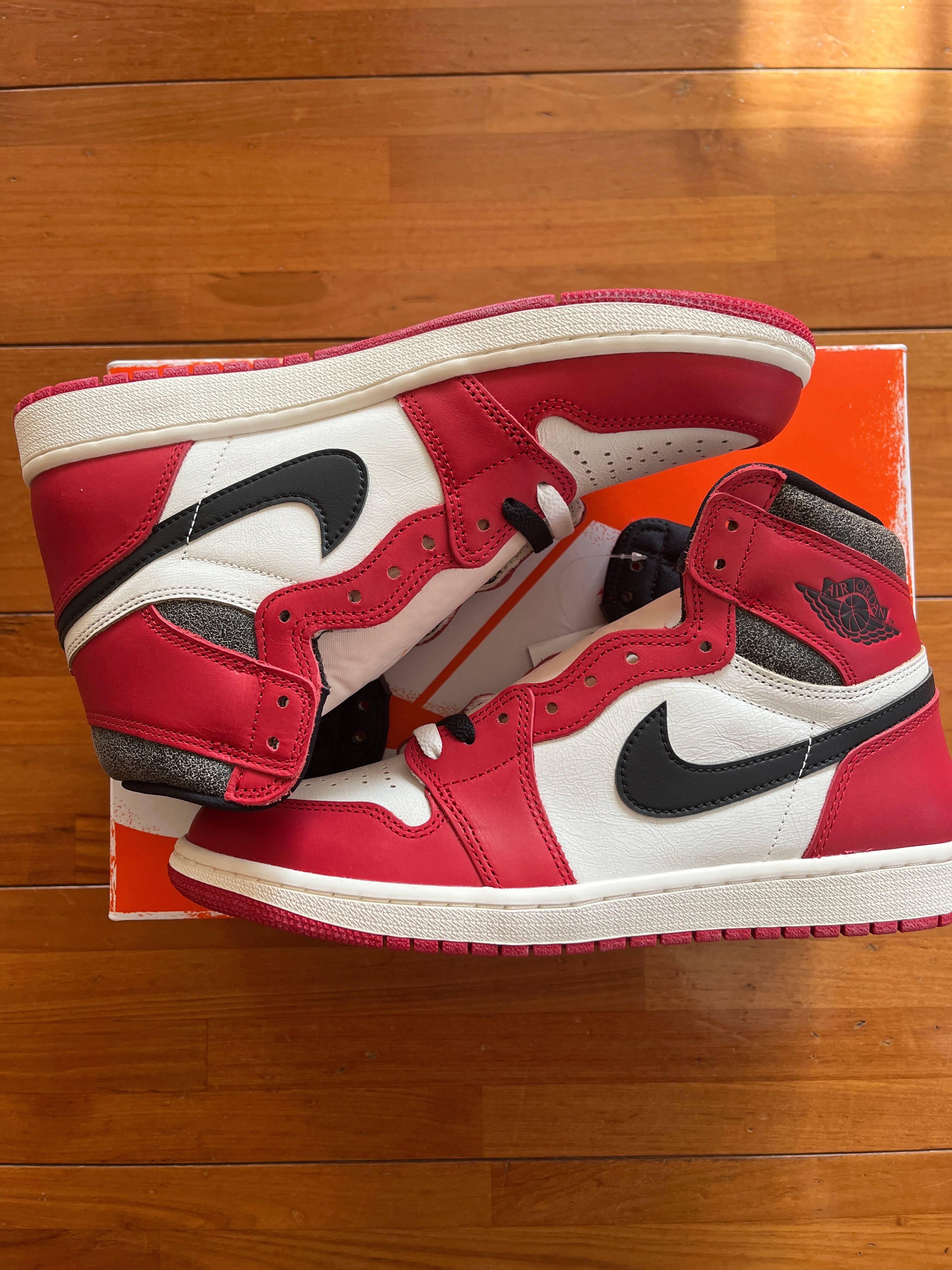Nike Air Jordan 1 High OG "Lost & Found/Chicago"