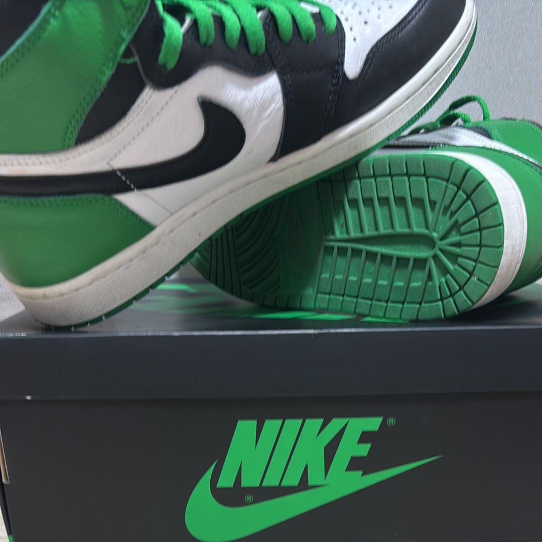 Nike Air Jordan 1 Retro High OG "Celtics/Black and Lucky Green" (2023)