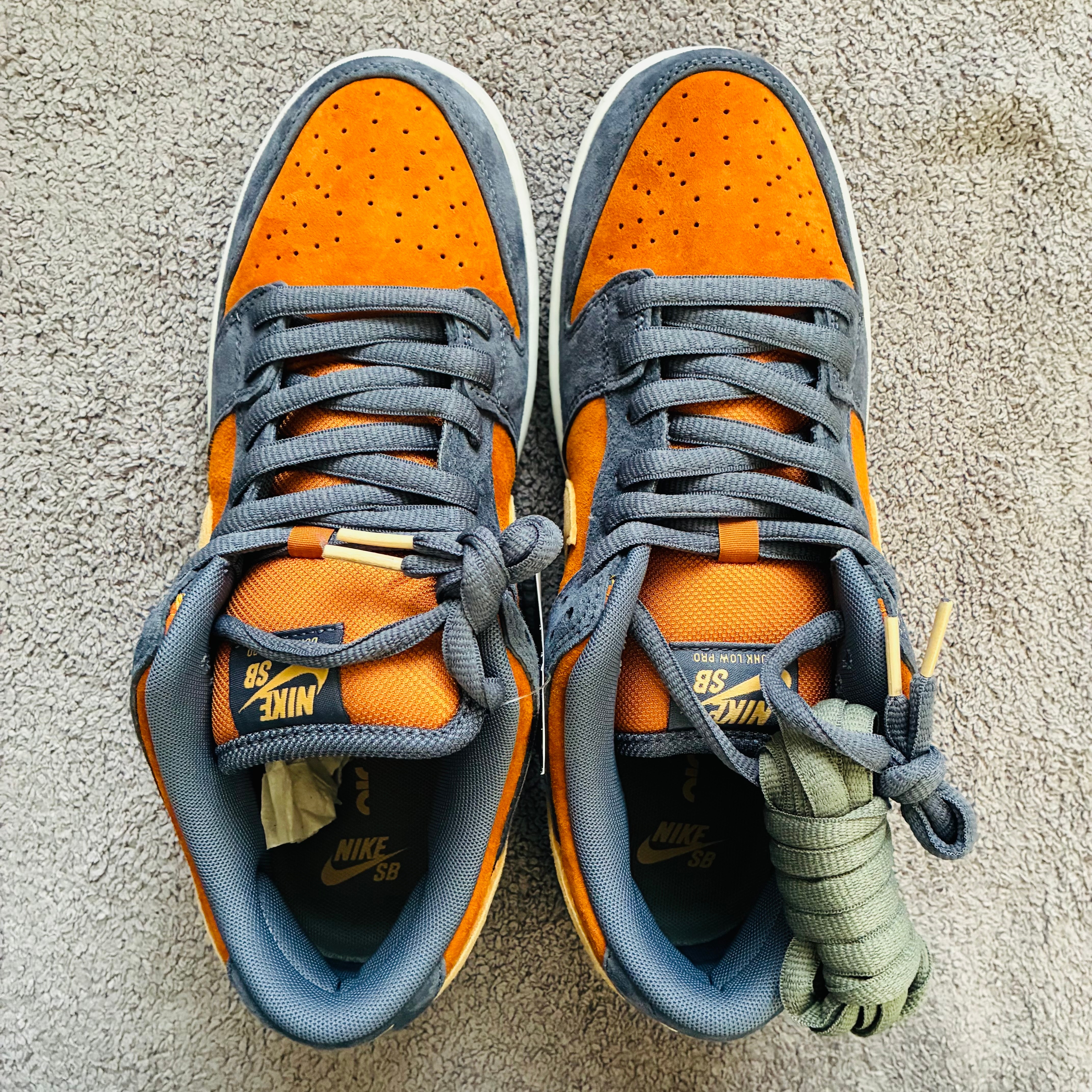 Nike SB Dunk Low Pro "Light Carbon and Monarch"
