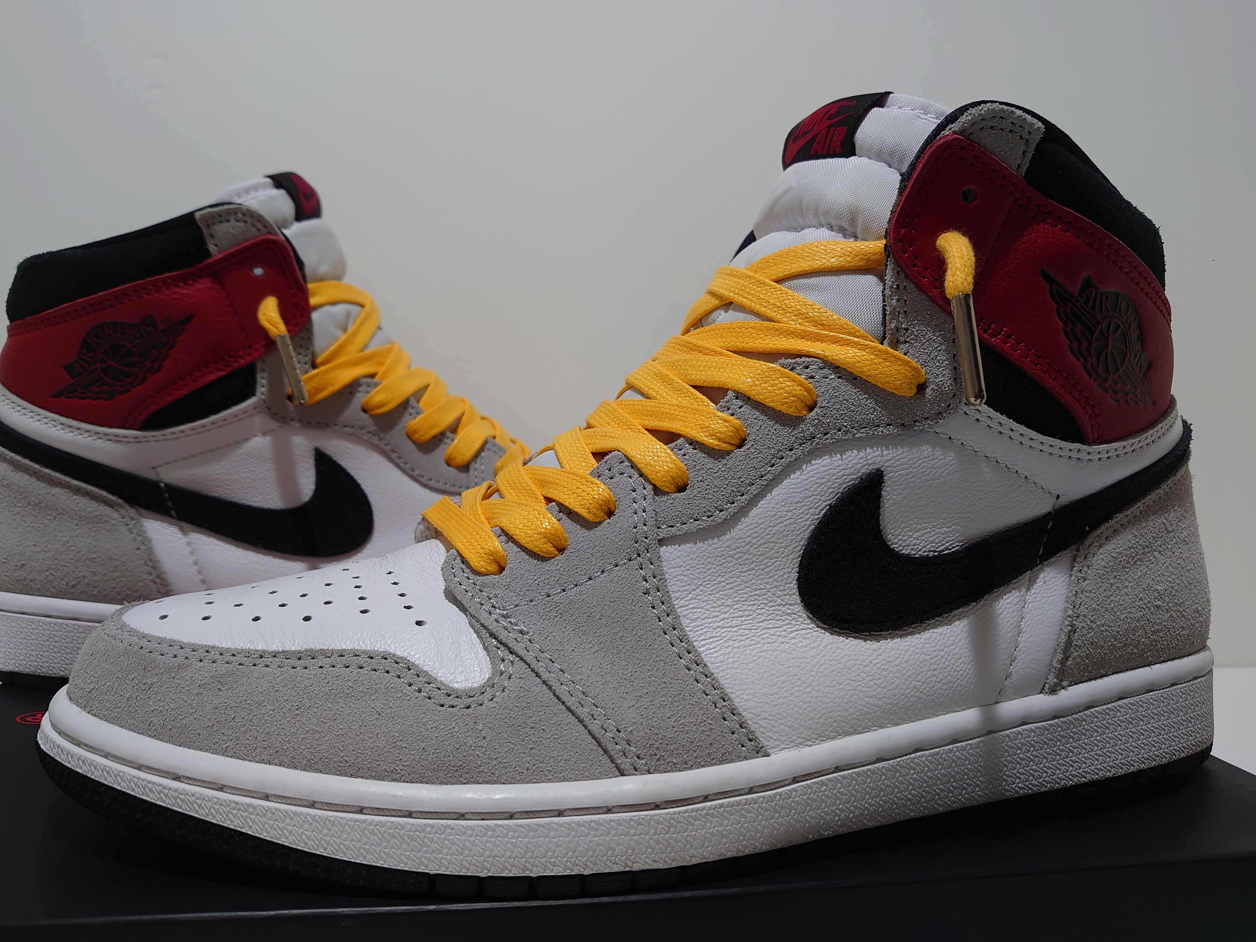 Nike Air Jordan 1 High OG "White/Black/Light Smoke Grey"