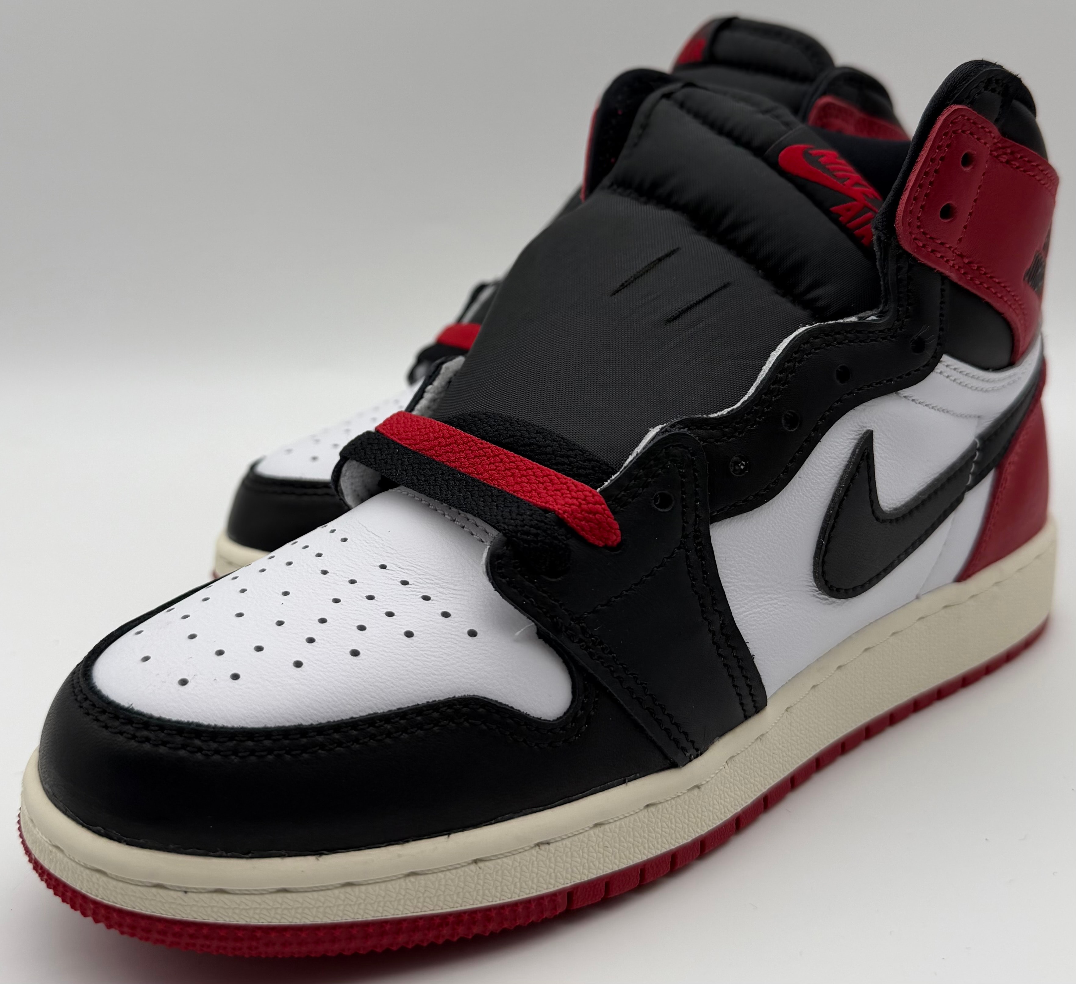 Nike GS Air Jordan 1 Retro High OG "Black Toe Reimagined"