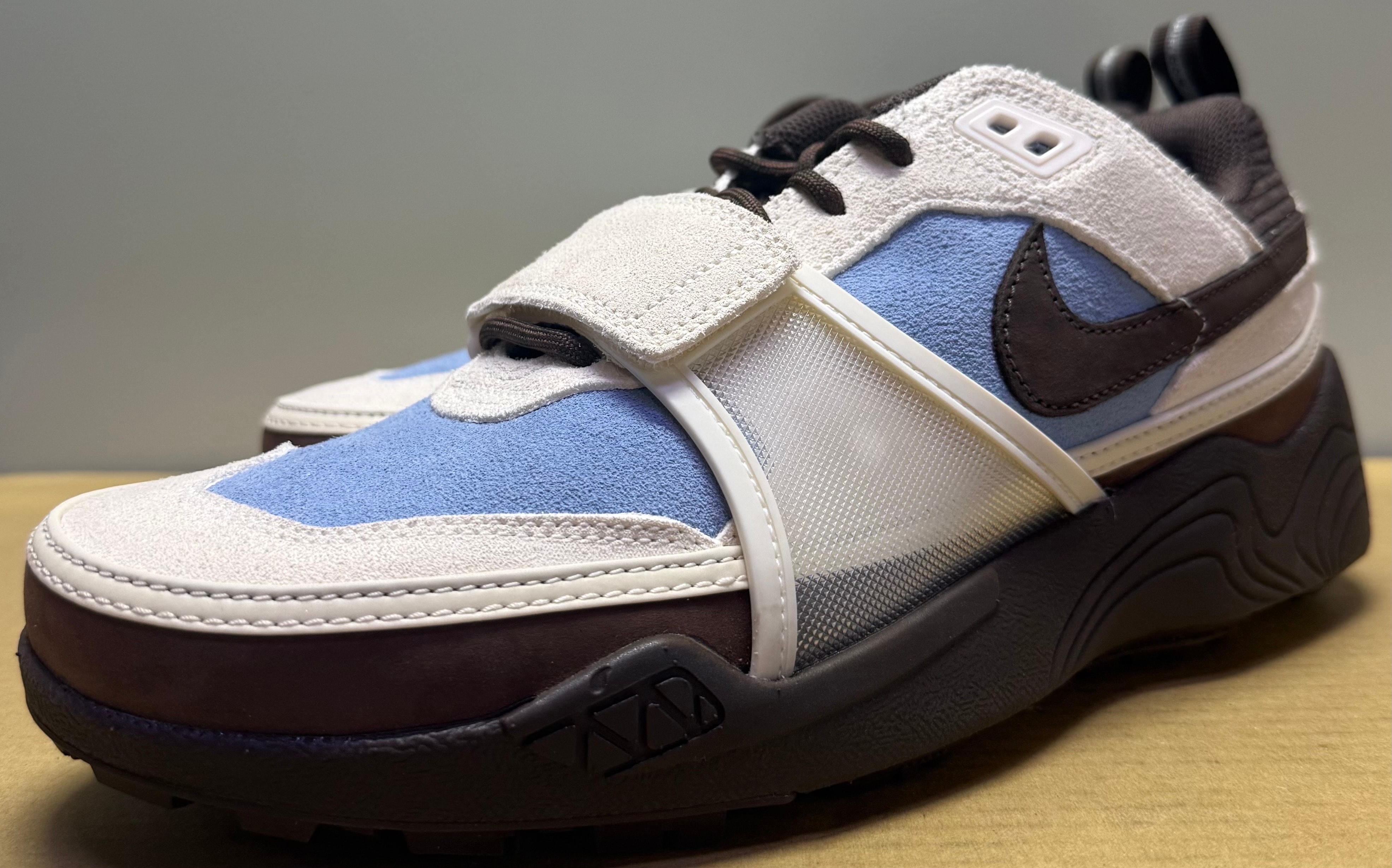 Travis Scott × Nike Zoom Field Jaxx "Pale Ivory and Leche Blue"