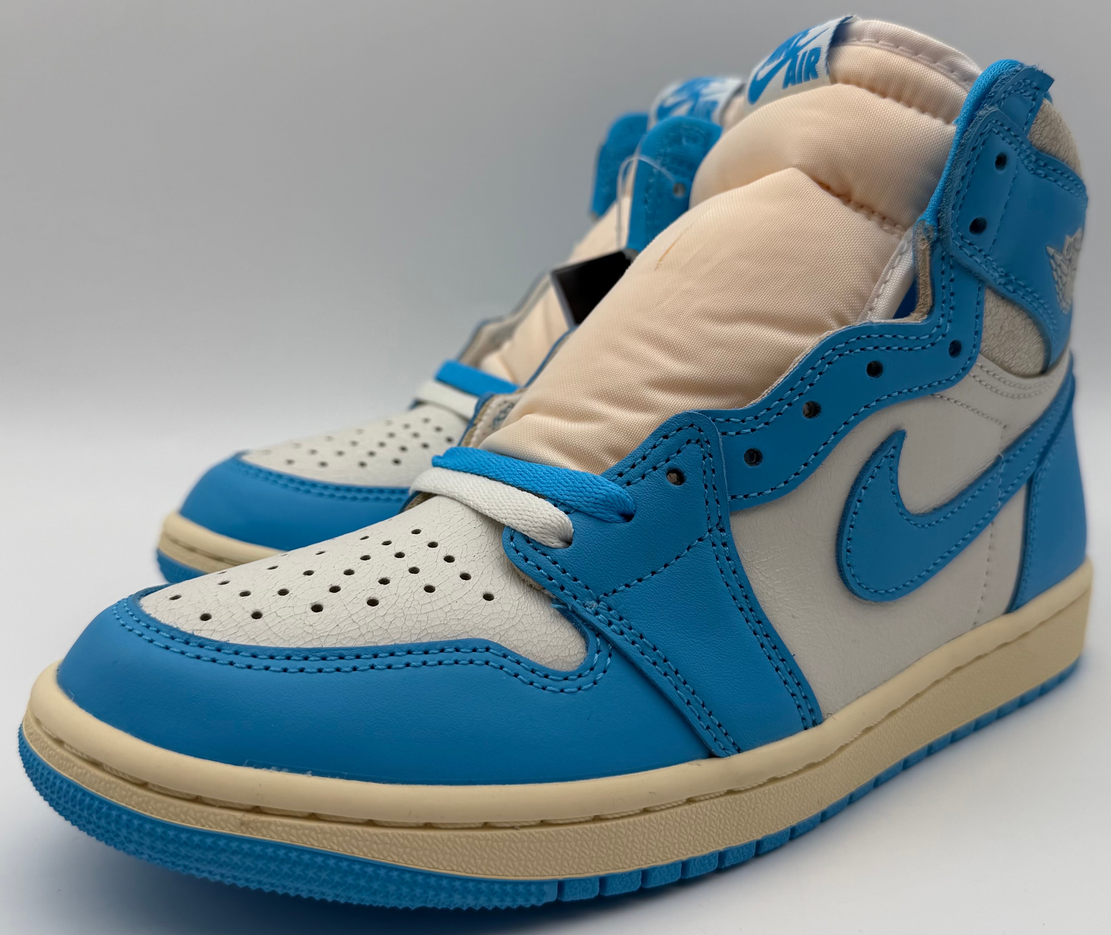 Nike Air Jordan 1 Retro High OG "UNC Reimagined"