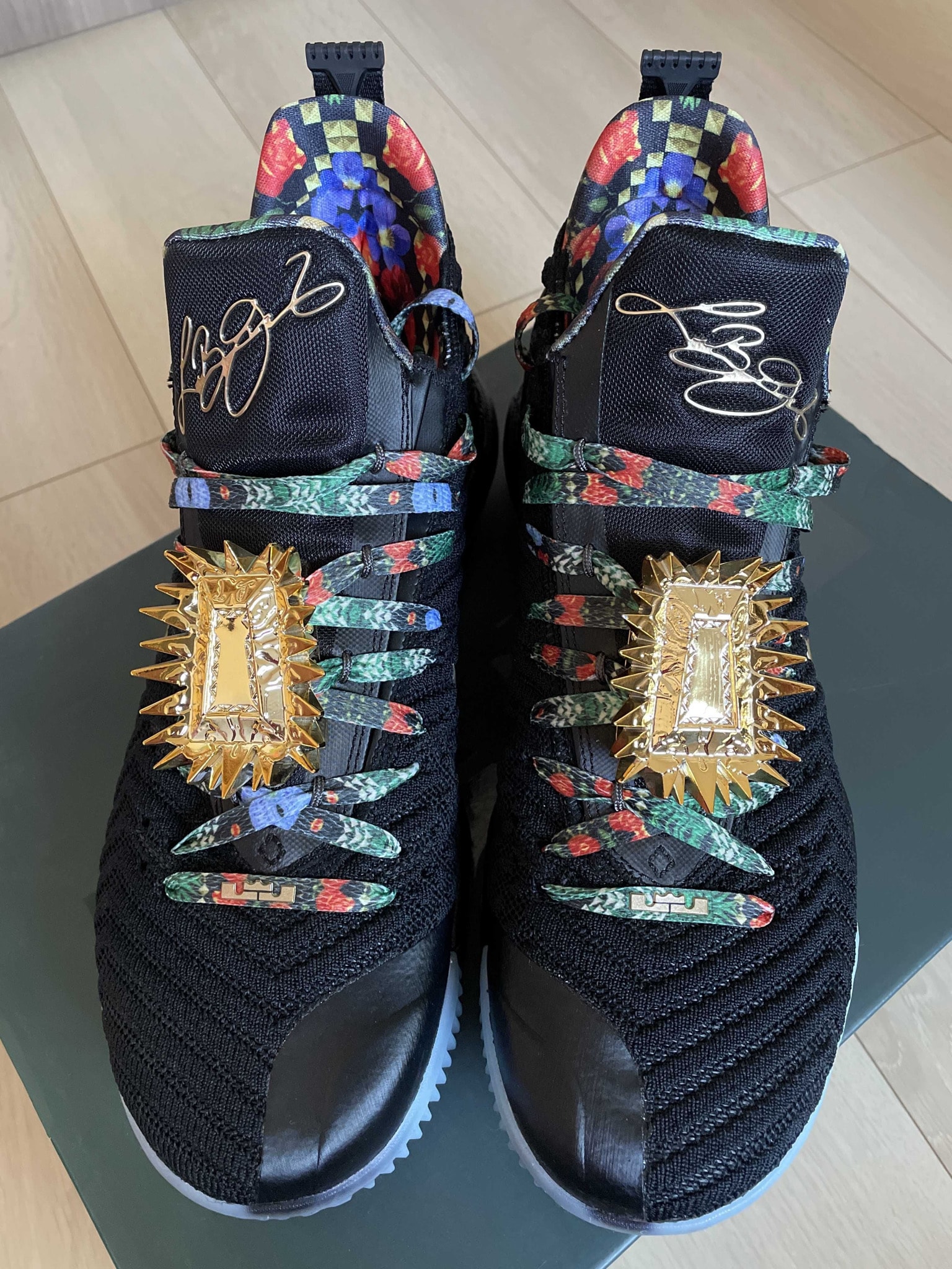 Nike Lebron 16 "Watch The Throne"