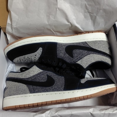 Nike Air Jordan 1 Low SE "Black/Light Smoke Gray/Sail"