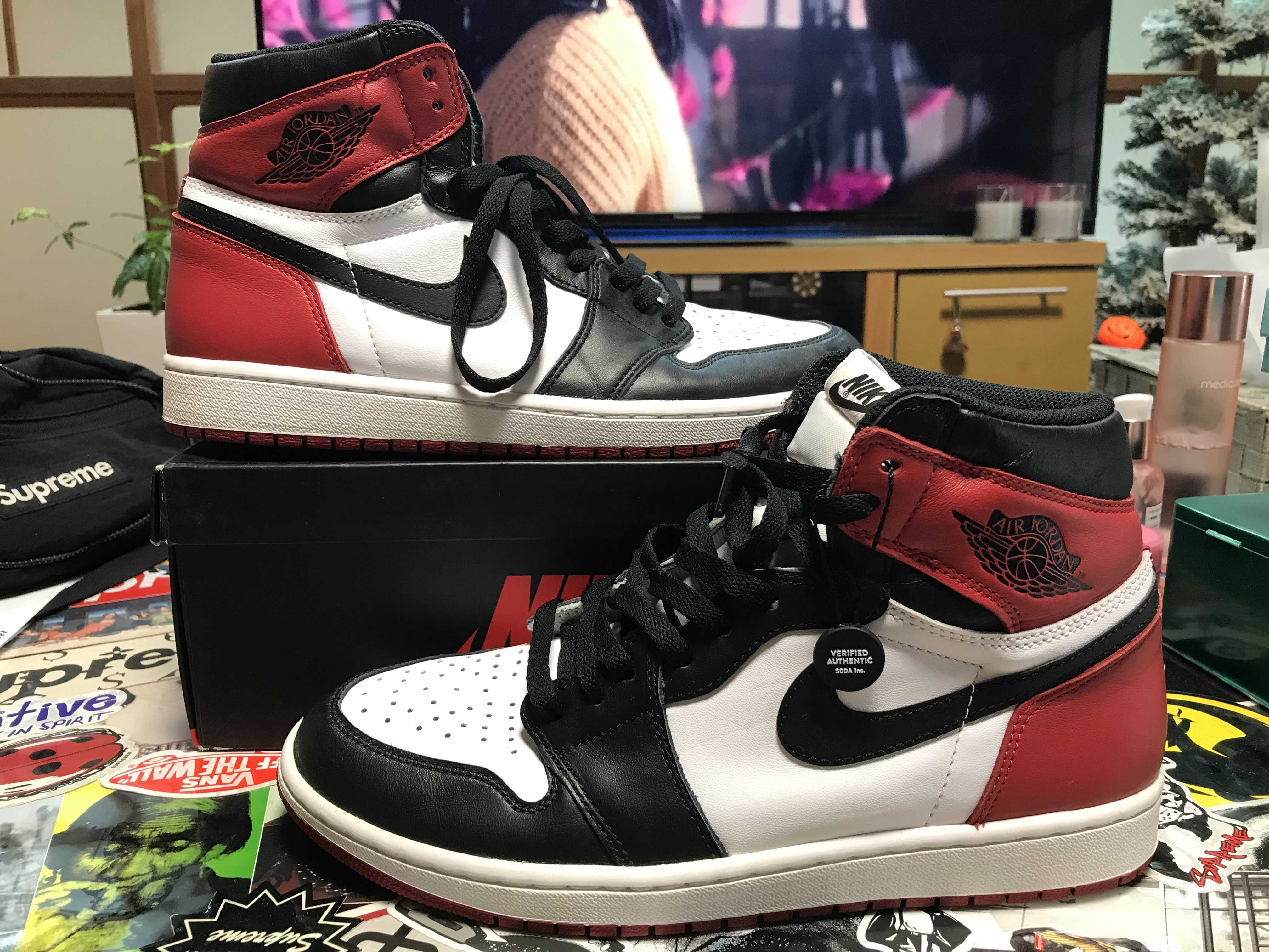 Nike Air Jordan 1 Retro High OG "Black Toe"(2016)
