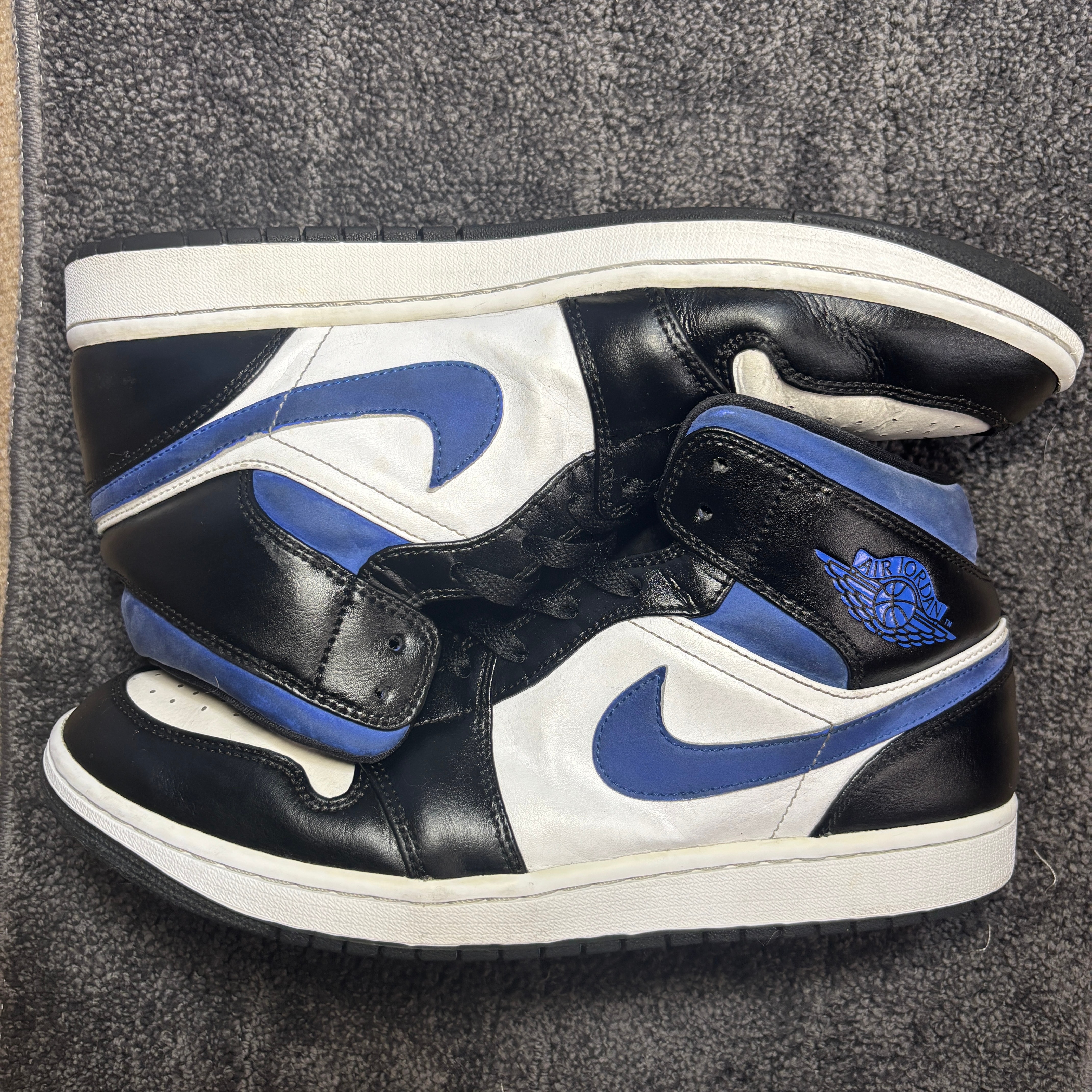 Nike Air Jordan 1 Mid "Royal"