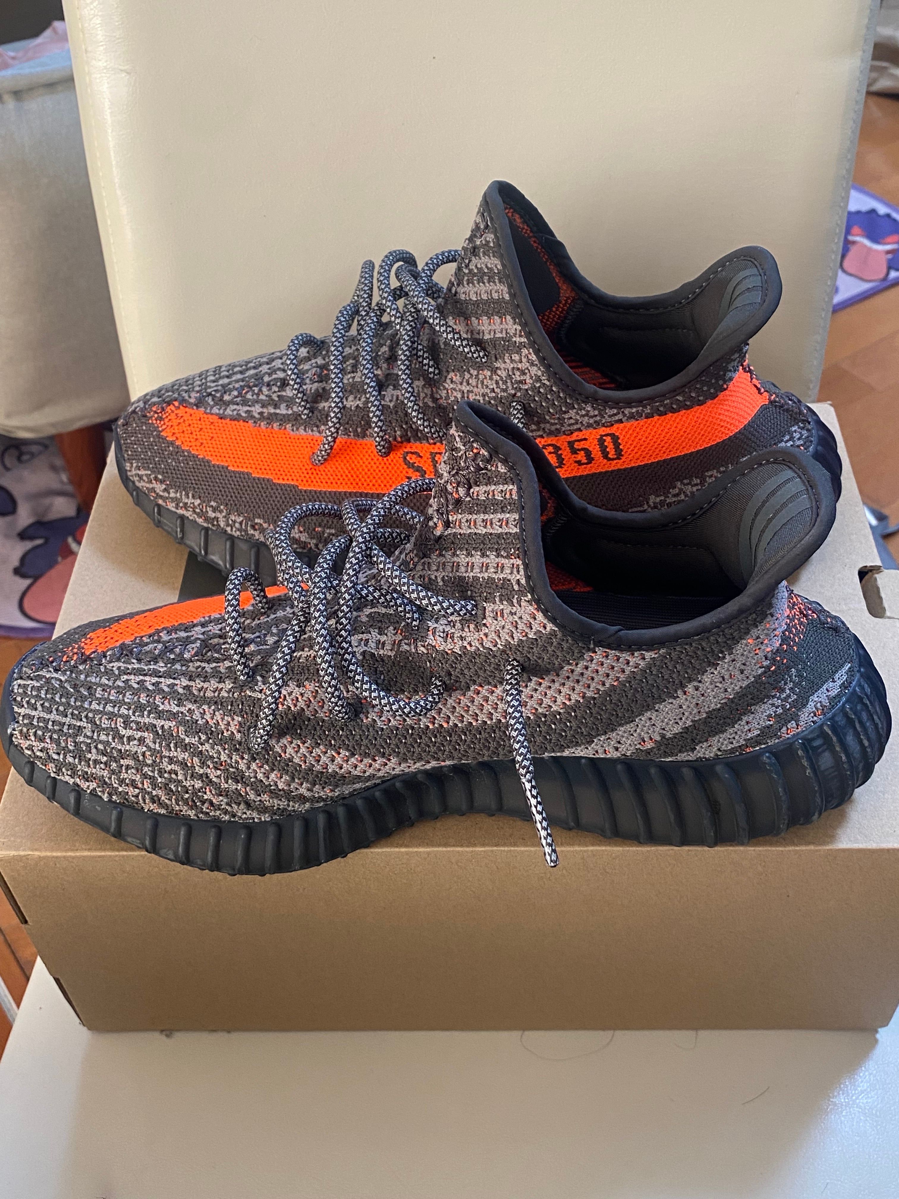 adidas YEEZY Boost 350V2 "Carbon Beluga"